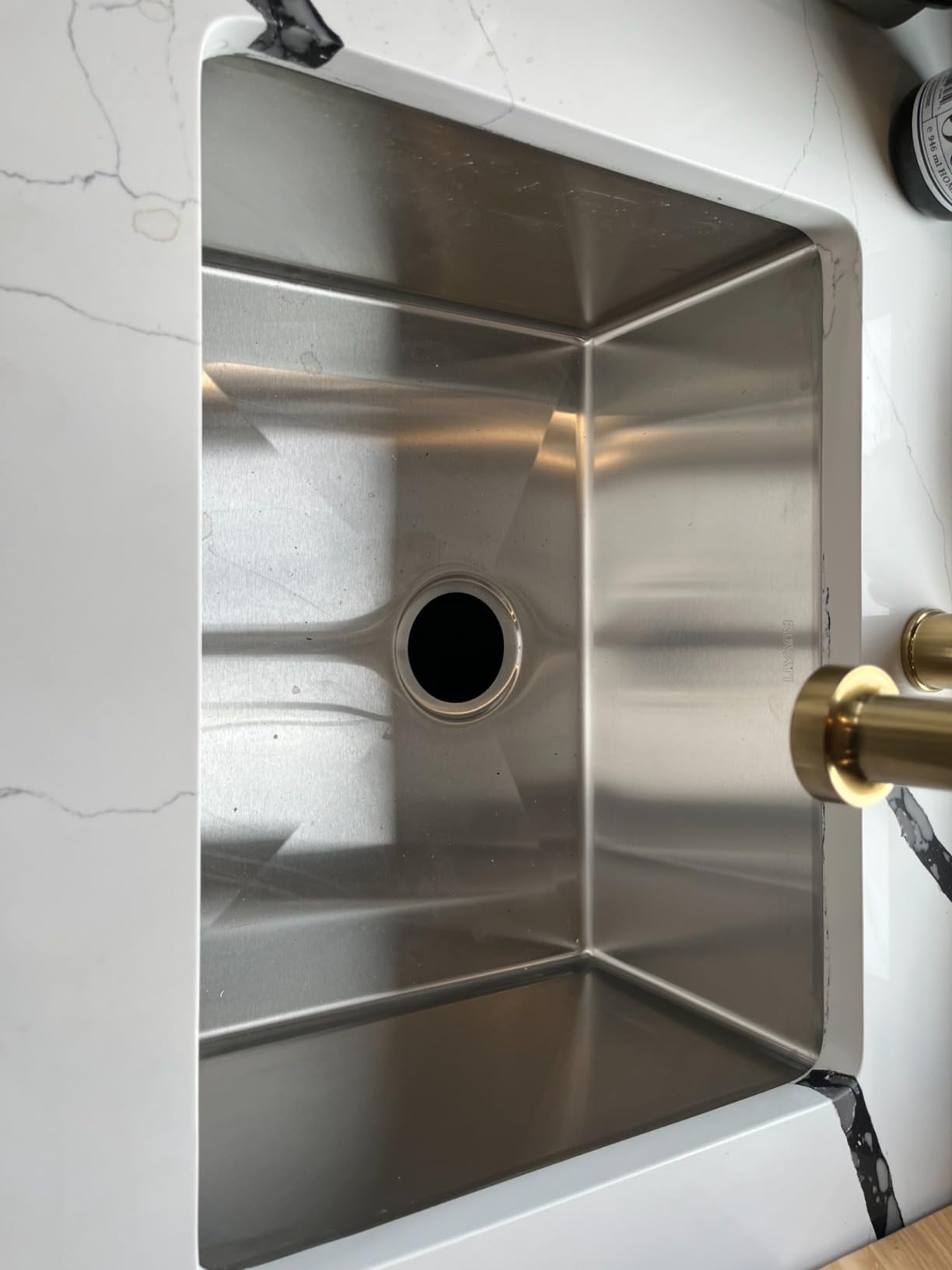 Ruvati 30-in 16-Gauge Rounded-Corner Undermount Kitchen Sink - RVH7300 customer photo 1