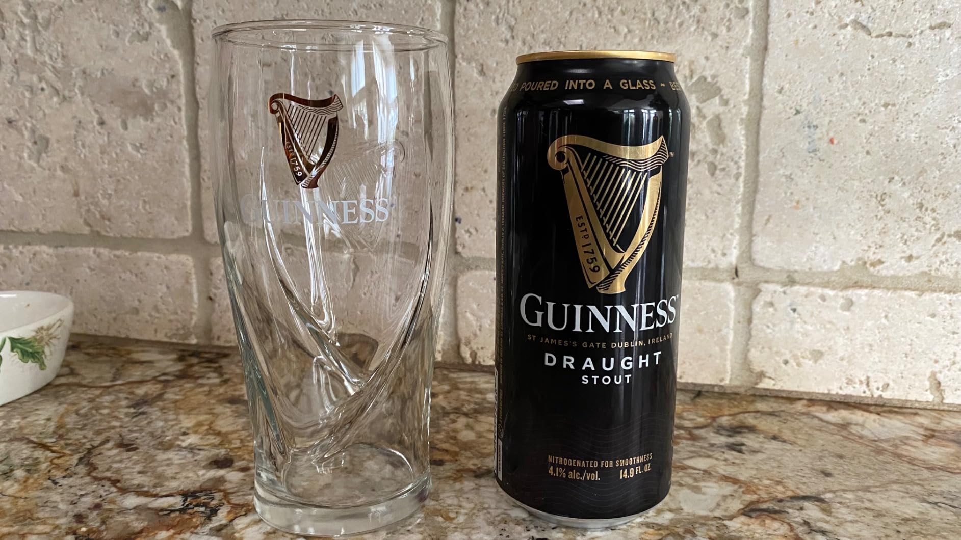 Guinness 20oz Beer Glasses Twin Pack | Certified Official Merchandise | Ideal gift for Beer Lovers customer photo 1