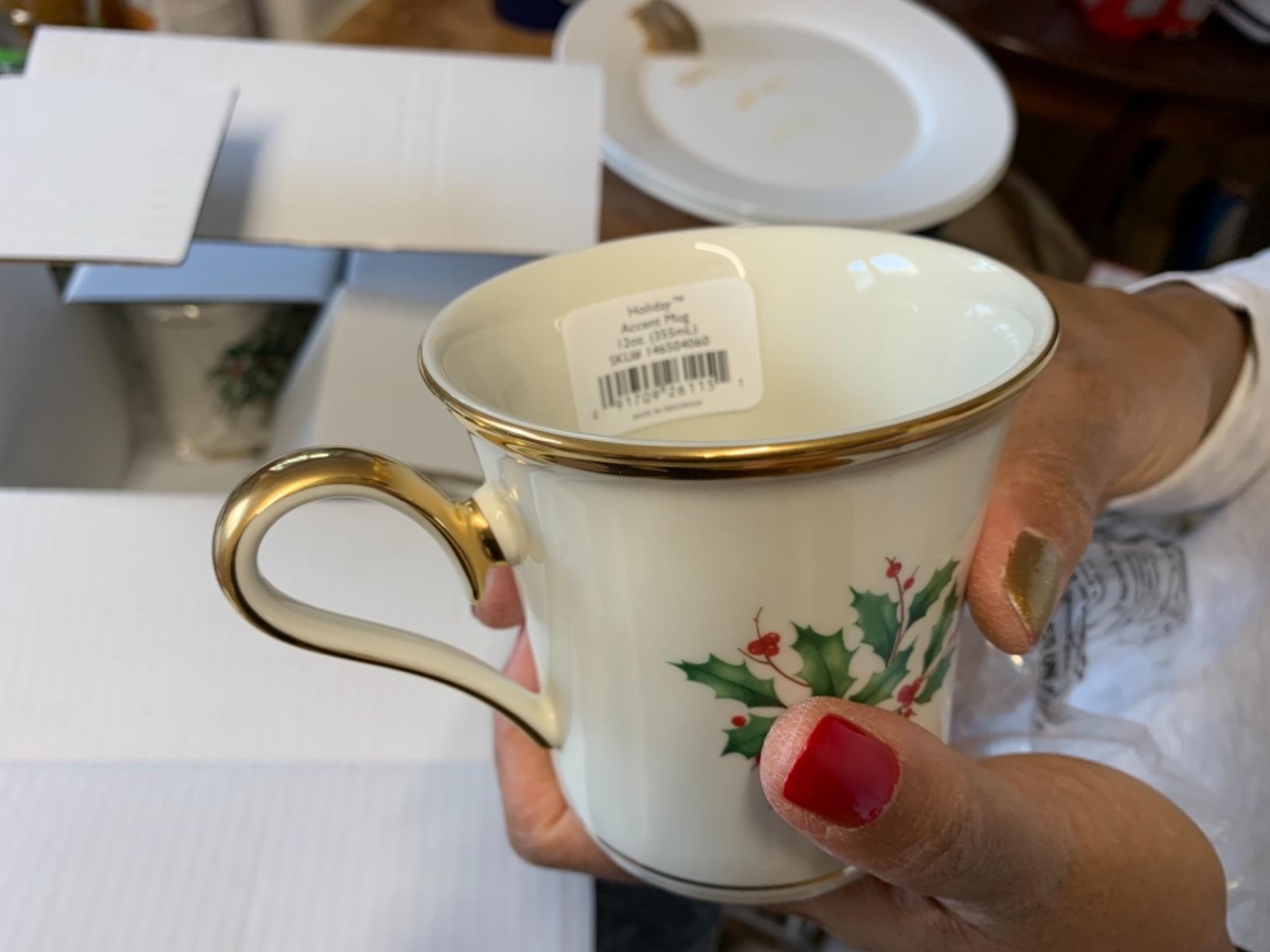 Lenox Holiday Porcelain Christmas Gravy Boat with Stand, 16oz customer photo 2