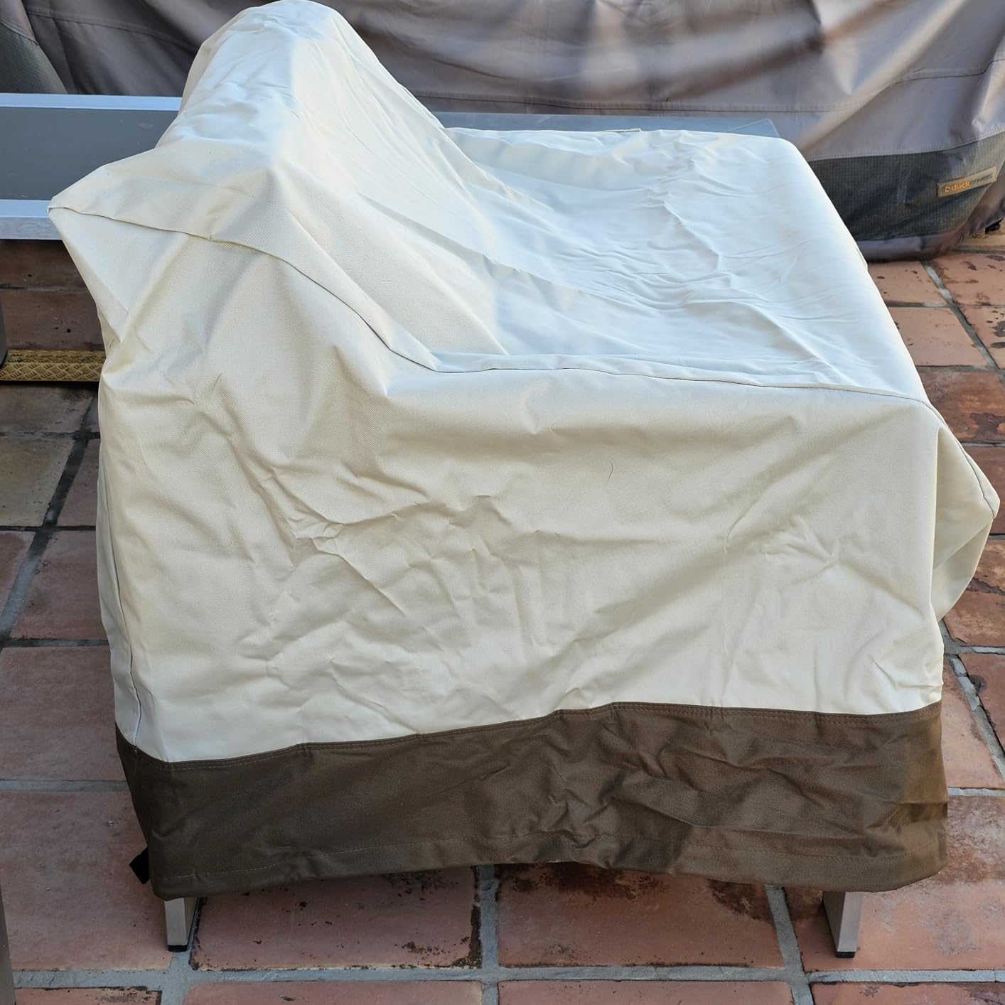 Amazon Basics 3-Seater Outdoor Couch and Patio Furniture Cover, Waterproof Lounge Sofa Cover, UV Resistant, Click-Close Straps, 78