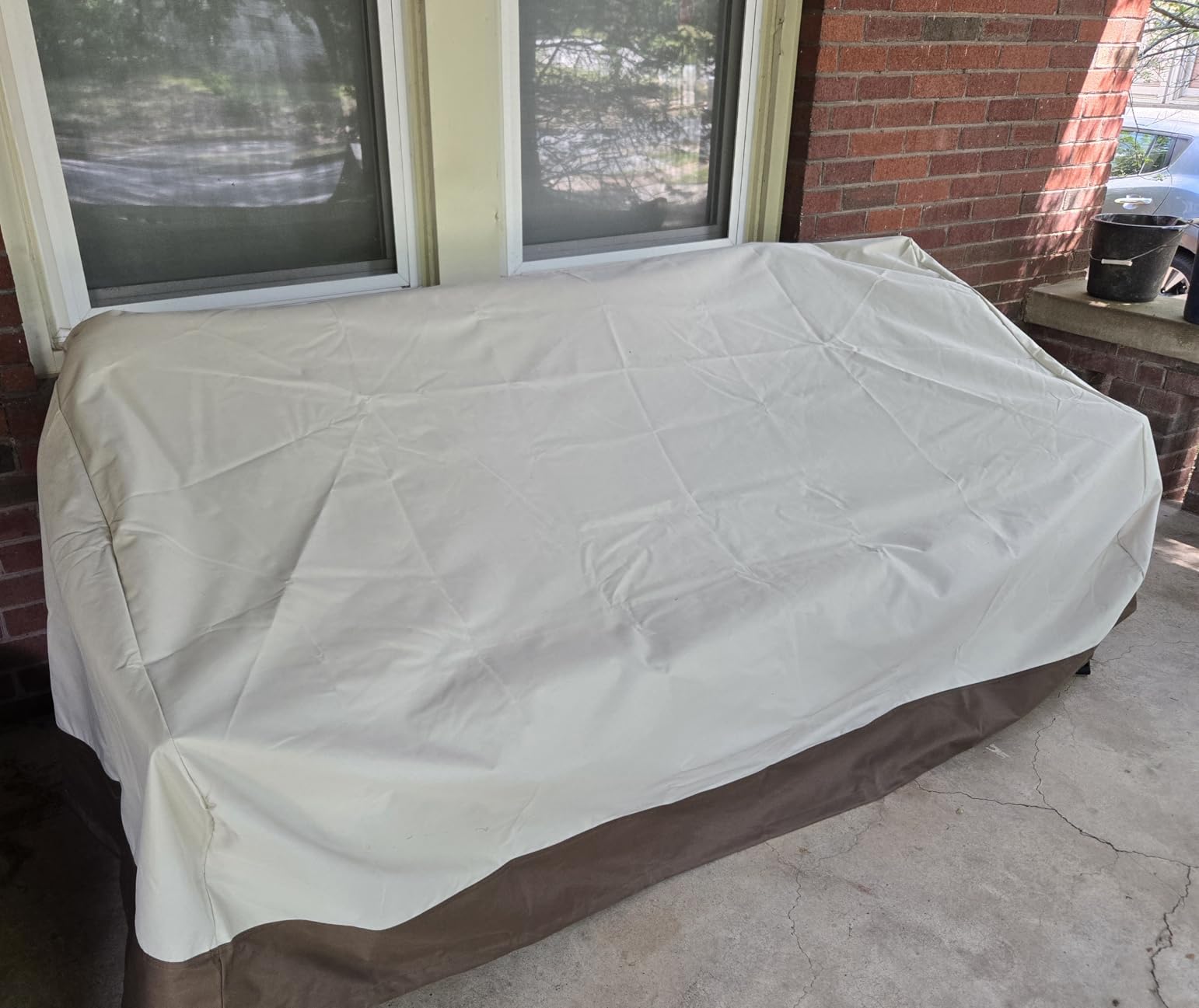 Amazon Basics 3-Seater Outdoor Couch and Patio Furniture Cover, Waterproof Lounge Sofa Cover, UV Resistant, Click-Close Straps, 78