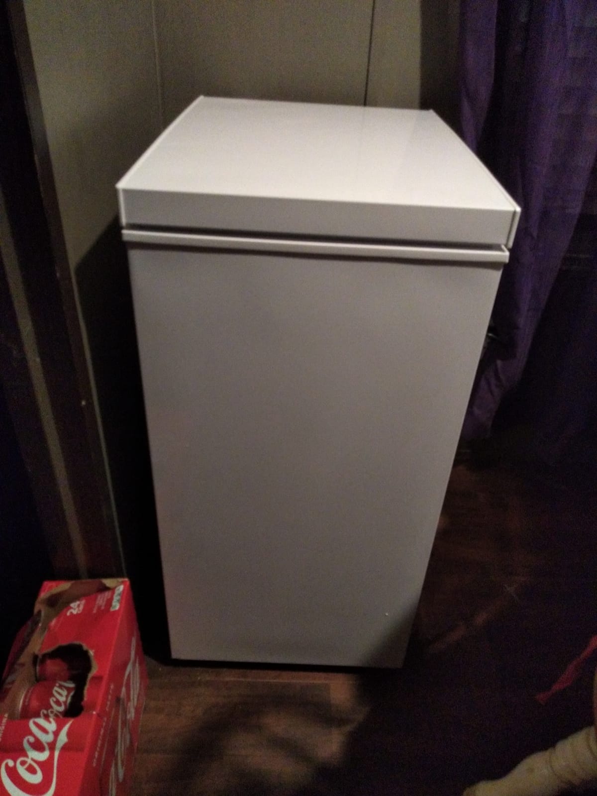 Avanti 3.5 Cu. Ft. Garage Ready Chest Freezer with Removable Storage Basket, External Temperature Control, Manual Defrost, Power Indicator Light, White customer photo 1