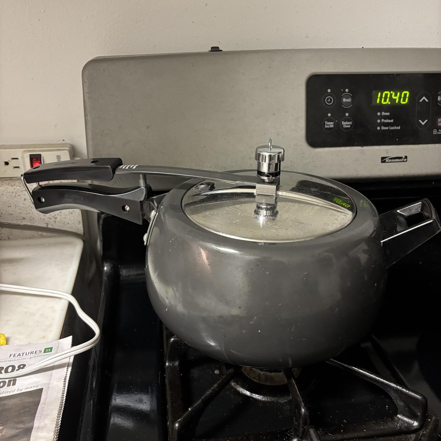 HAWKINS CB20 Hard Anodised Pressure Cooker, 2-Liter, Contura Black customer photo 1