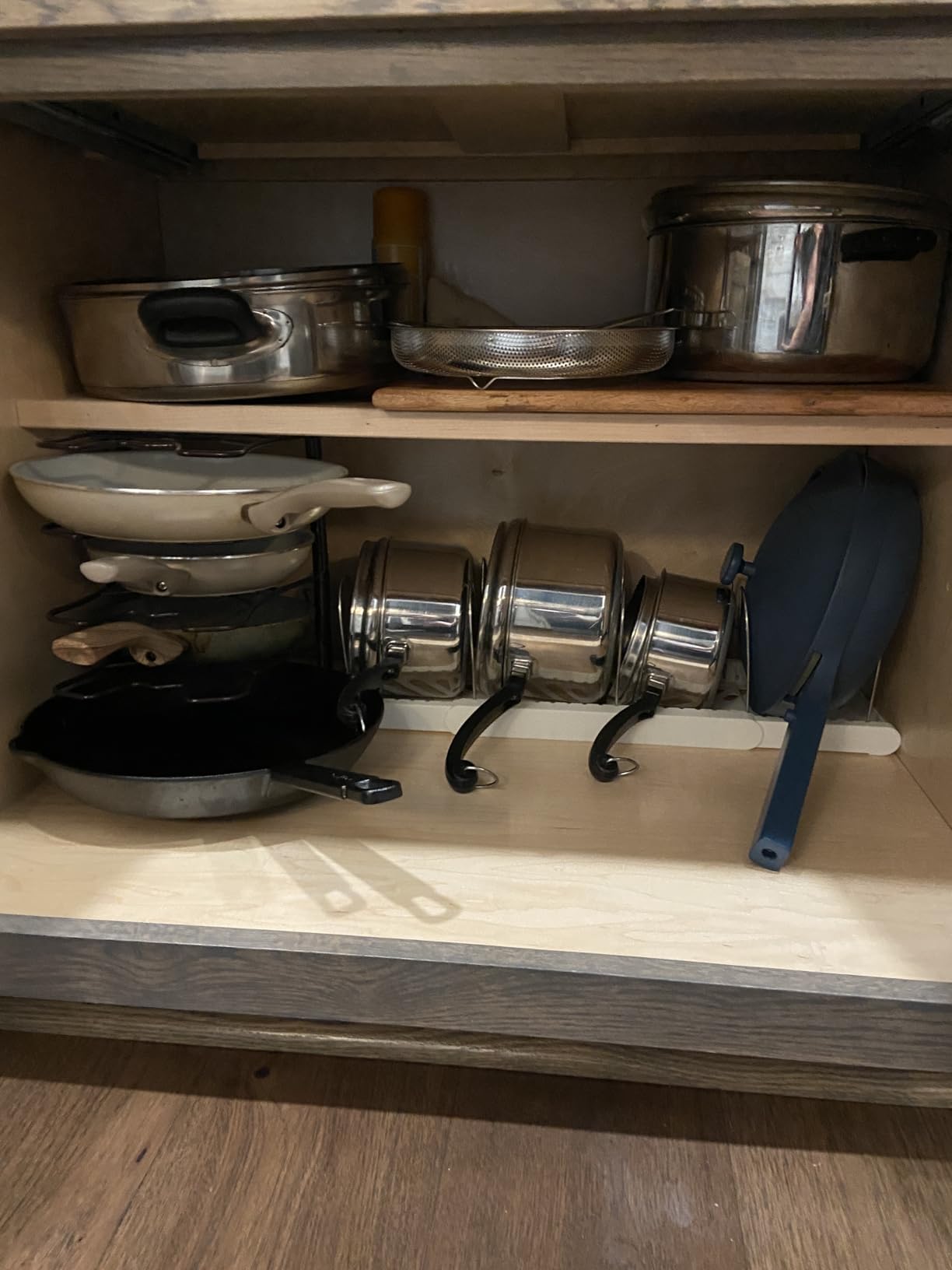 Deco Brothers Pan Organizer Rack for Kitchen Cabinet and Counter, Bronze customer photo 1