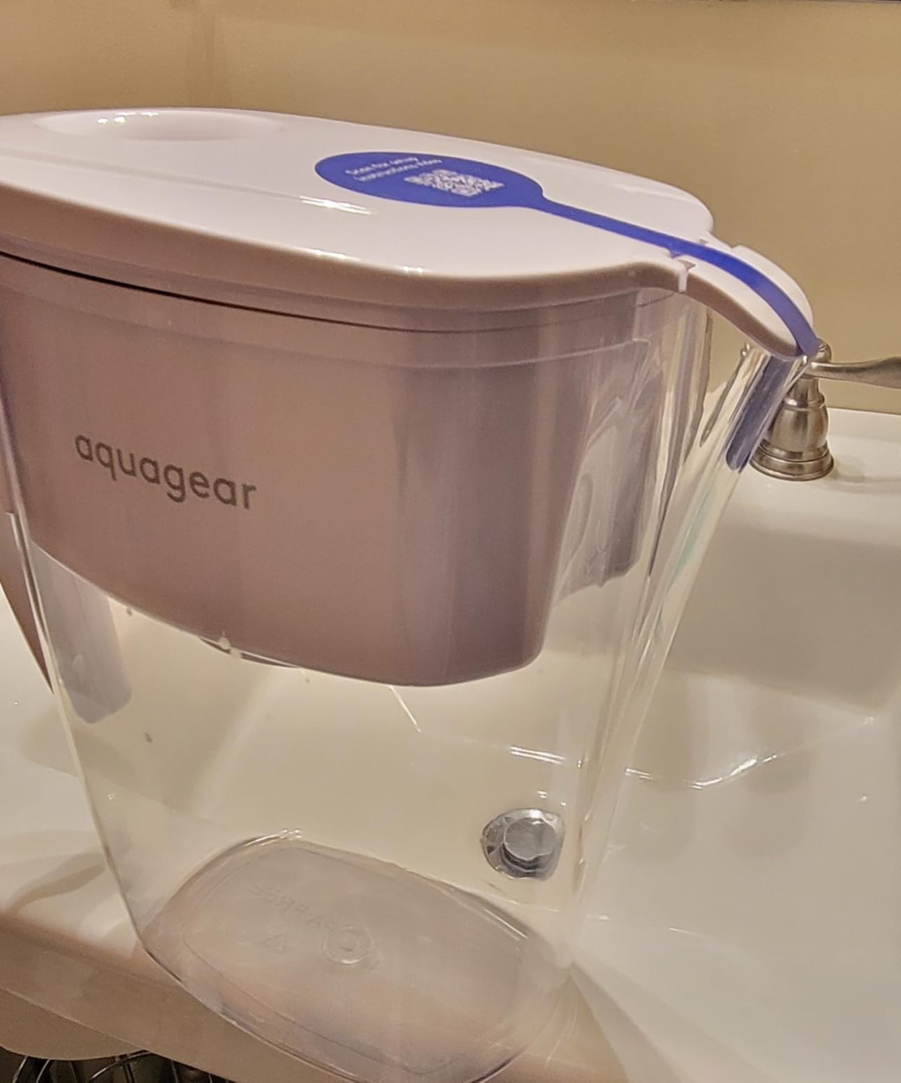 Aquagear Water Filter Pitcher – Lead, Chlorine, PFOA/PFOS, Microplastics Filter, 10 Cup, 120 Gallon Filter Life - Filter Media Made in USA customer photo 2