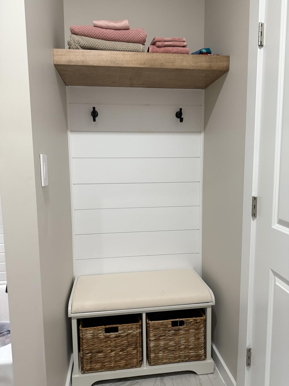 SAFAVIEH Freddy Wood Storage Bench, 33