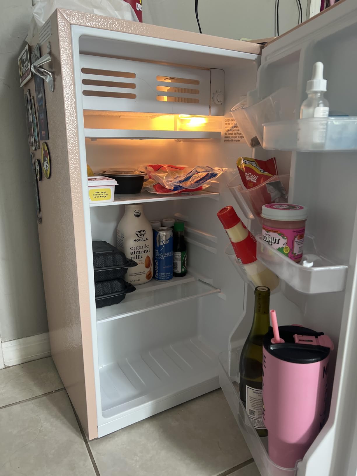 Frigidaire Retro Compact Fridge with Chiller, 3.2 cu ft Countertop Fridge with Built-in Bottle Opener, Compact Refrigerator for Office, Bedroom, Dorm Room or Cabin (Red) customer photo 2