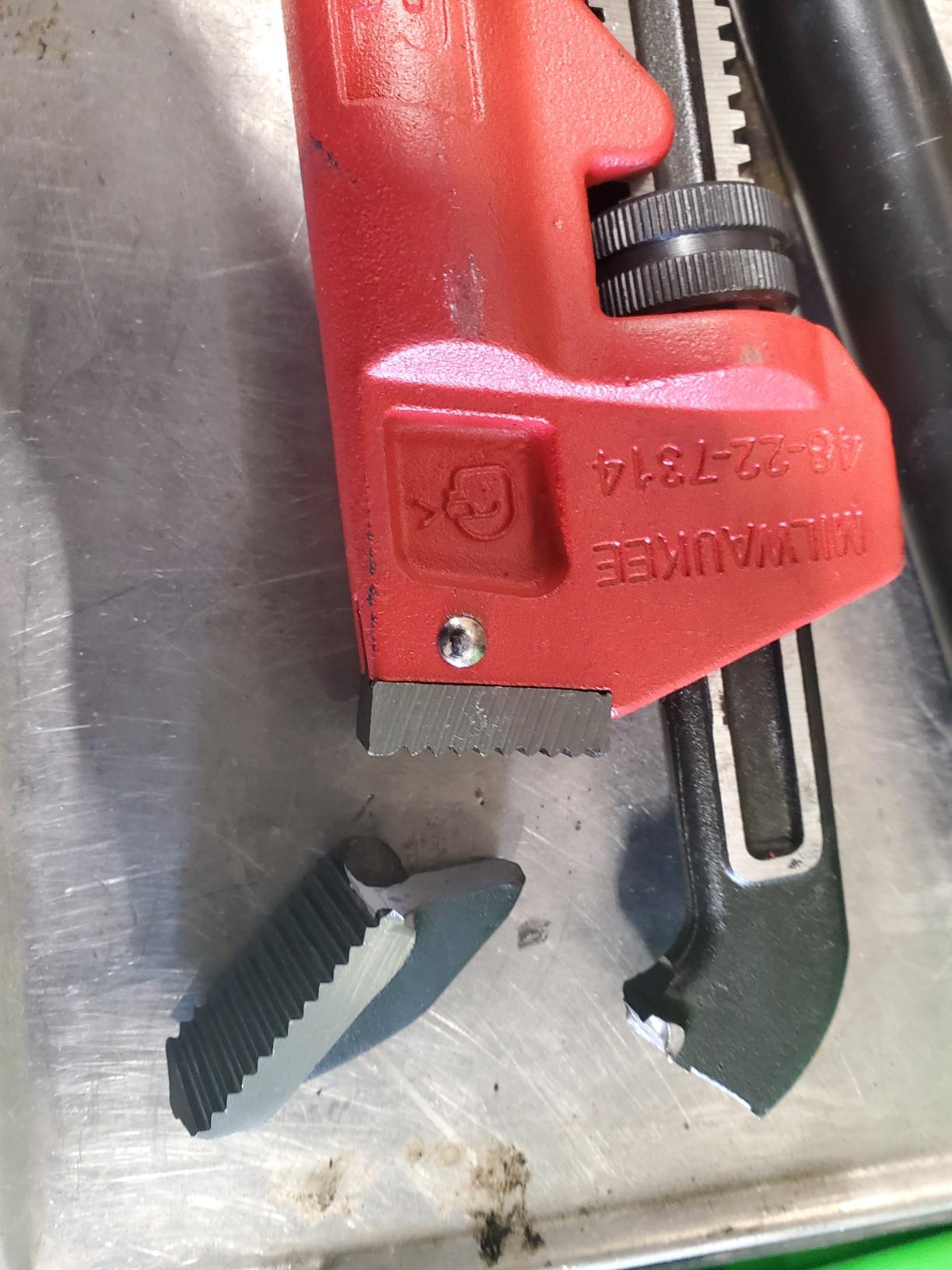 Milwaukee 48-22-7314 CHEATER Adaptable Pipe Wrench customer photo 1