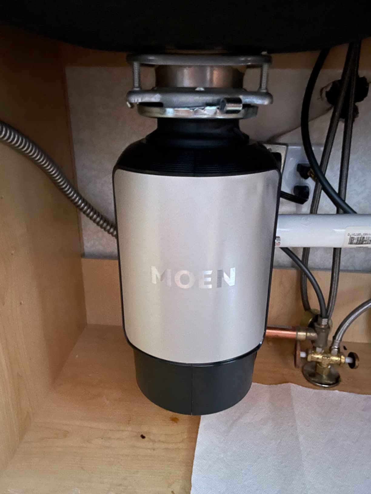 Moen GX100C Chef Series 1 HP Continuous Feed Garbage Disposal with Sound Reduction, Disposer Power Cord Included customer photo 1