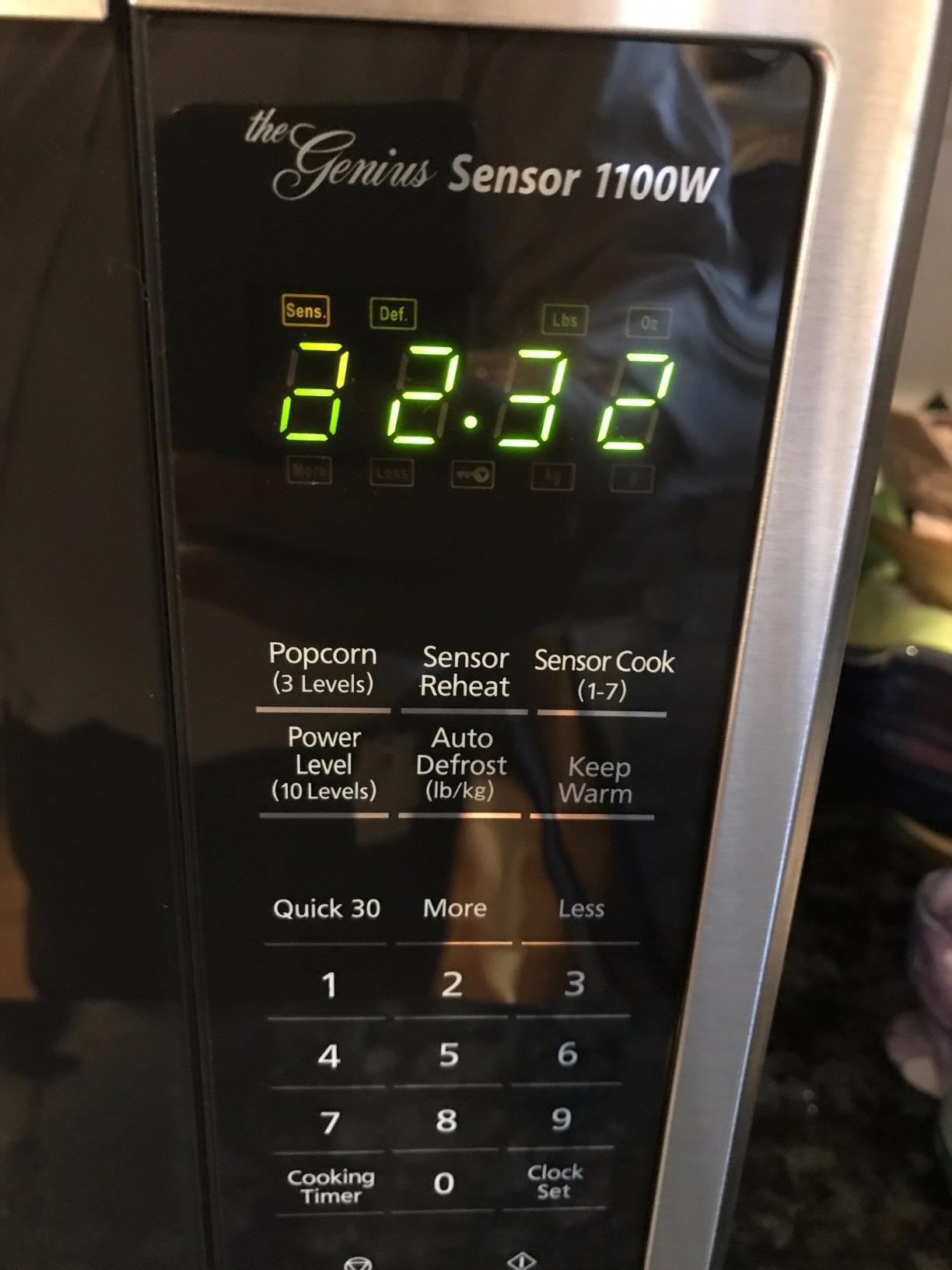 Panasonic Compact Microwave Oven with 1100 Watts of Cooking Power, Sensor Cooking, Quick 30sec and Popcorn Button, 1.3 cft customer photo 2