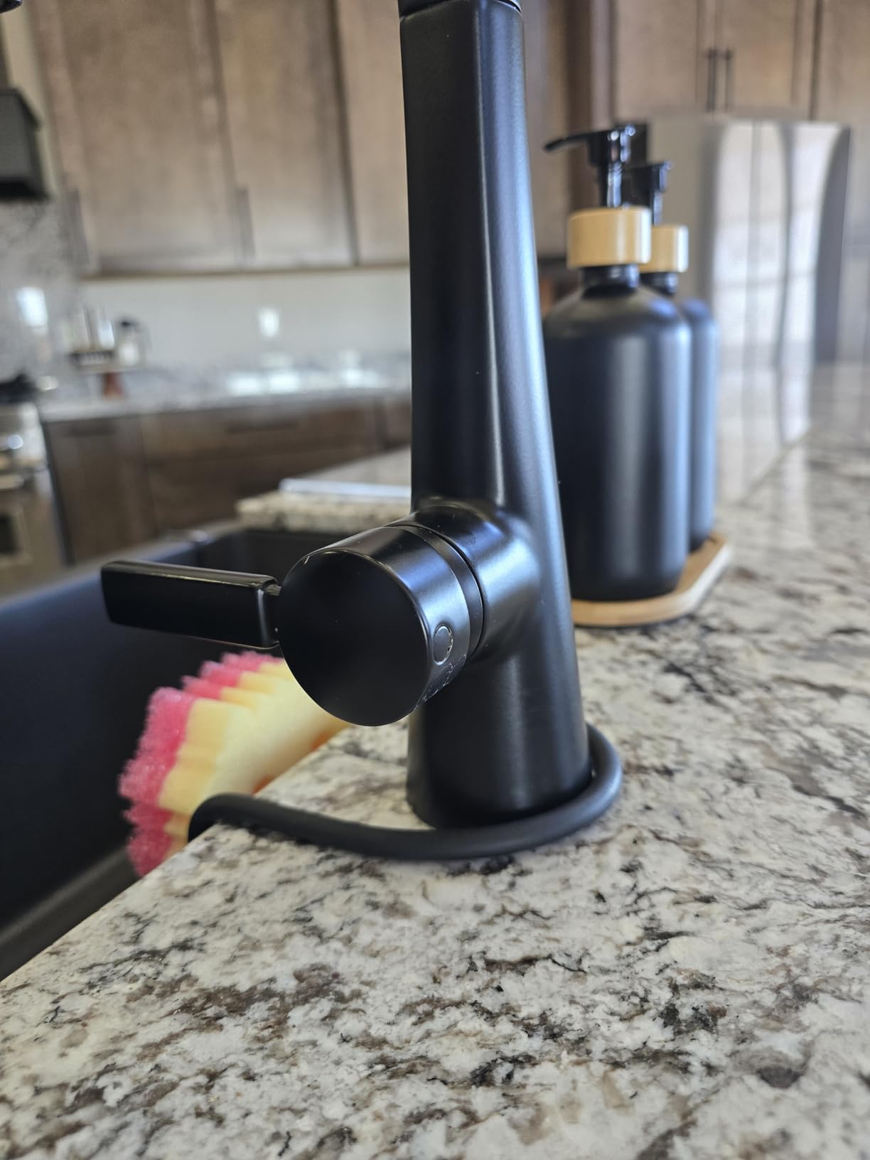 Umbra Sling Flexible Sink Caddy, Elastic Non-Slip Sponge Holder, Black customer photo 2