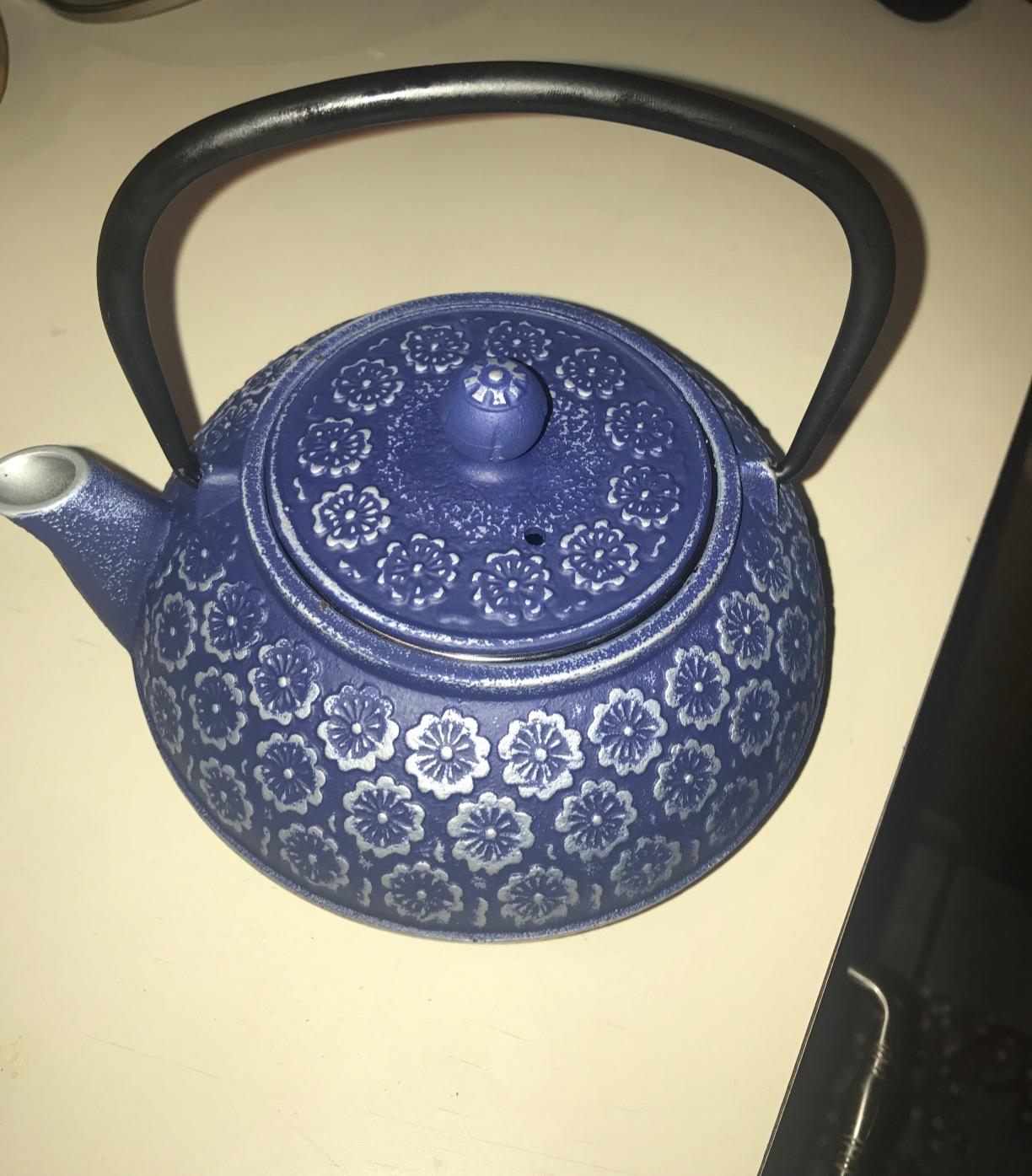Juvale Japanese Cast Iron Teapot with Infuser & Stovetop Tea Kettle - 34 oz, Blue - Heat Retention, Removable Lid & Fold-Down Handle customer photo 1