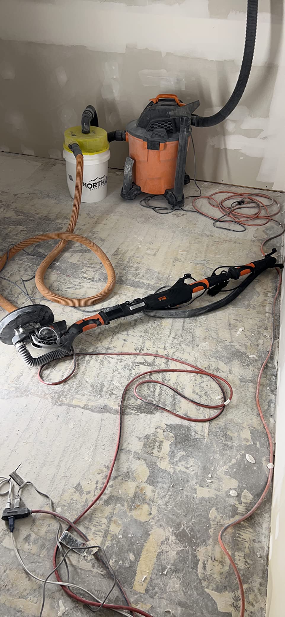WEN 6377 Variable Speed 5-Amp Dual-Head Drywall Sander with 15-Foot Hose, 2017 Model customer photo 1