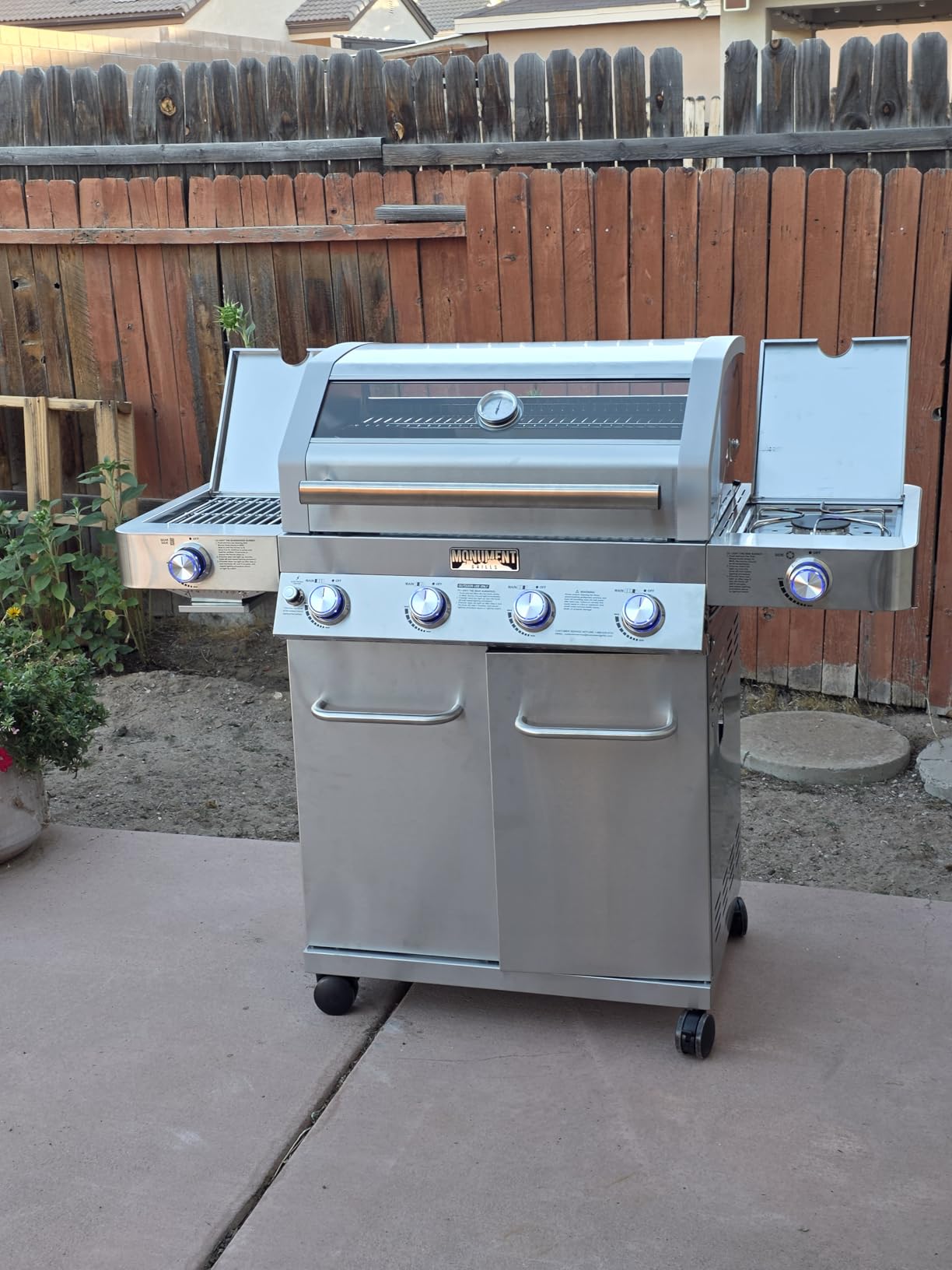 Monument Grills Larger 4+2 Burner Propane Gas Grills Stainless Steel Cabinet Style with Clearview® Lid, Knob Controls, Built-In Thermometer, Infrared Side Sear Burners & Side Burners, Outdoor Use customer photo 2