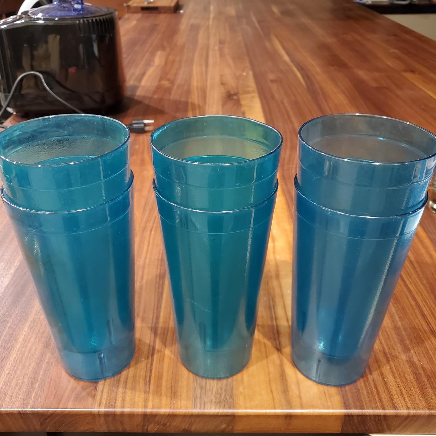 US Acrylic Cafe Plastic Reusable Tumblers (Set of 16) 20-ounce Water Cups Coastal Colors | Restaurant Style Drinking Glasses Value Set, Stackable, BPA-free, Made in the USA | Top-rack Dishwasher Safe customer photo 1