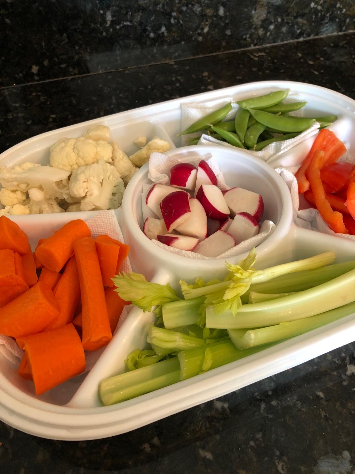 Buddeez Jumbo Divided Serving Tray with Lid customer photo 1