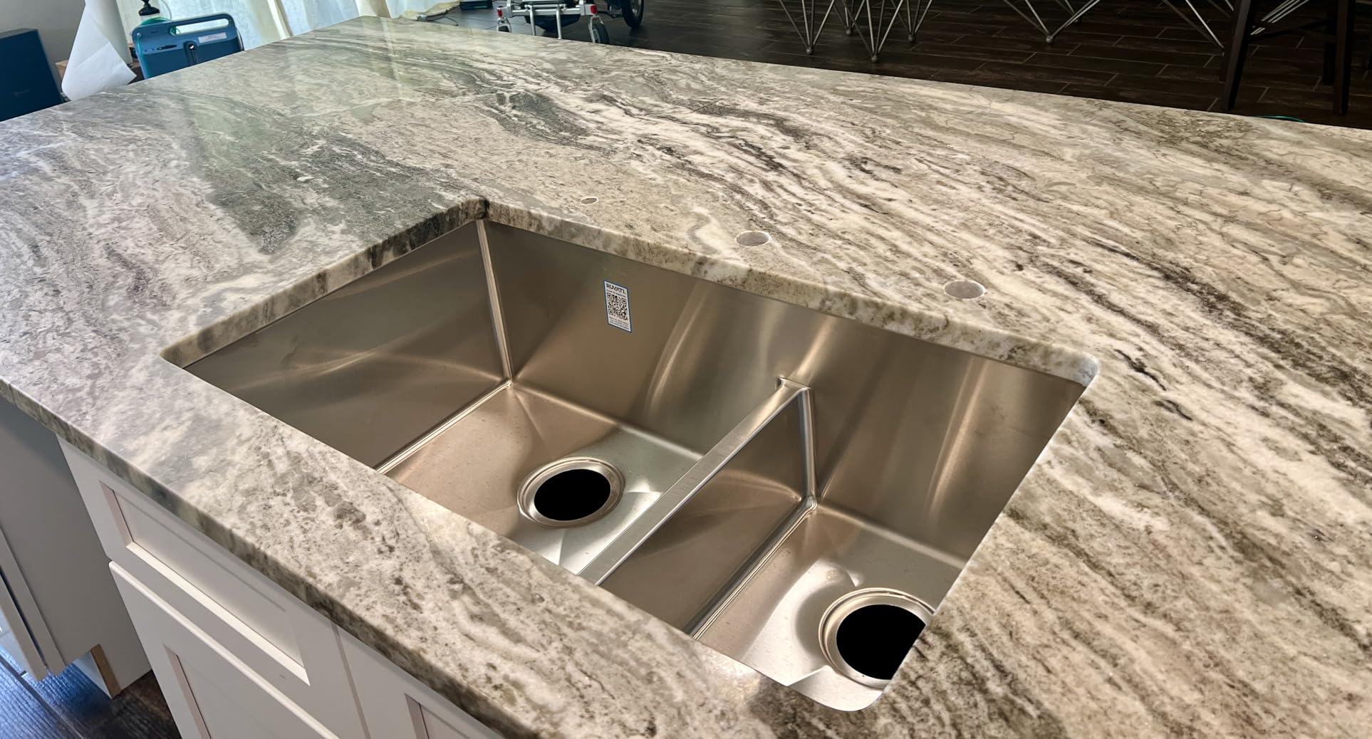 Ruvati 33-in 60/40 Low-Divide Undermount Kitchen Sink - RVH7419 customer photo 2