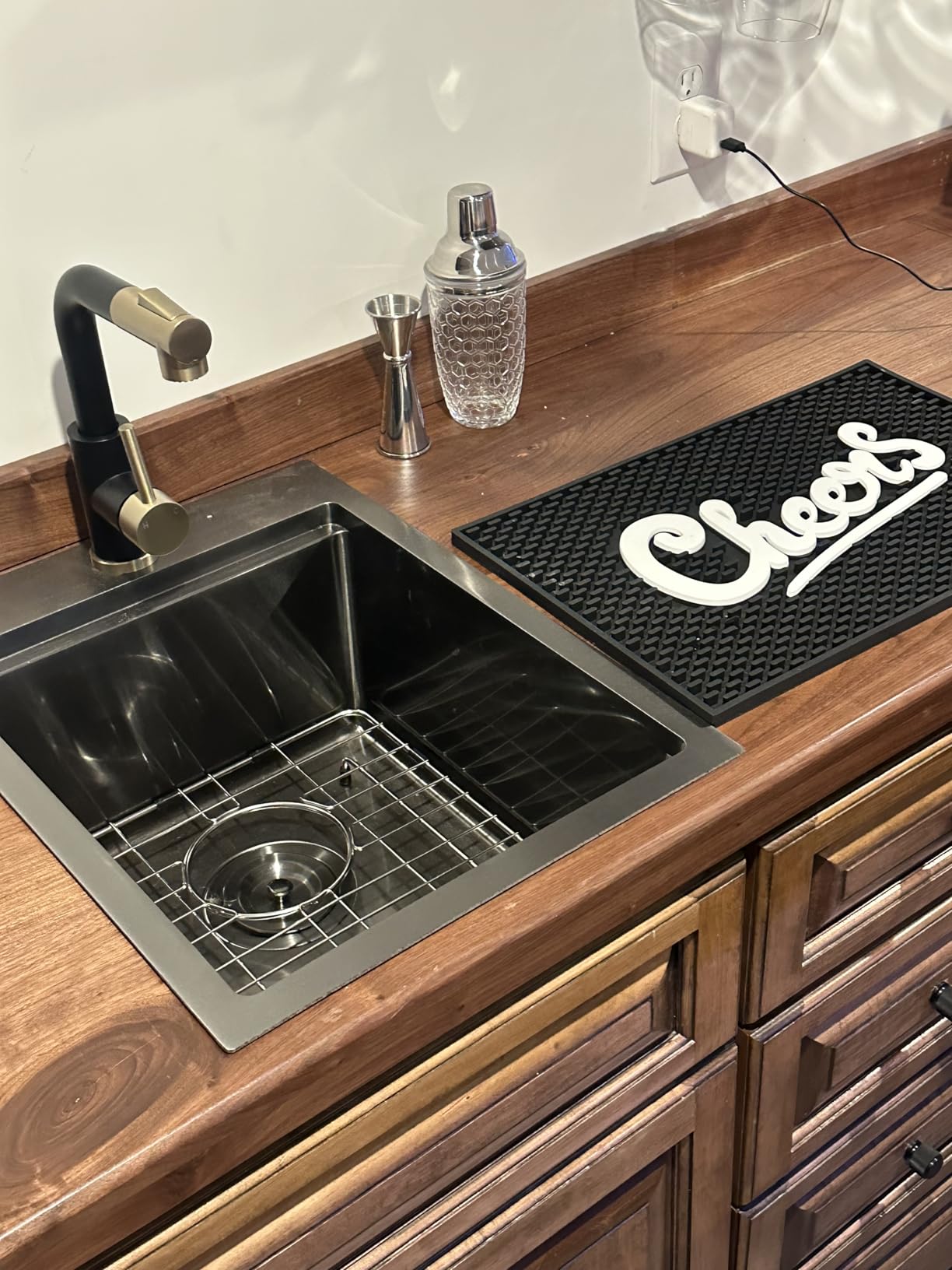 VCCUCINE Farmhouse Sink, 30x22 Inch Stainless Steel Farmhouse Kitchen Sink, Undermount Drop in Single Bowl Basin Apron Sink, Brushed Nickel Farm Sink With Strainer customer photo 1