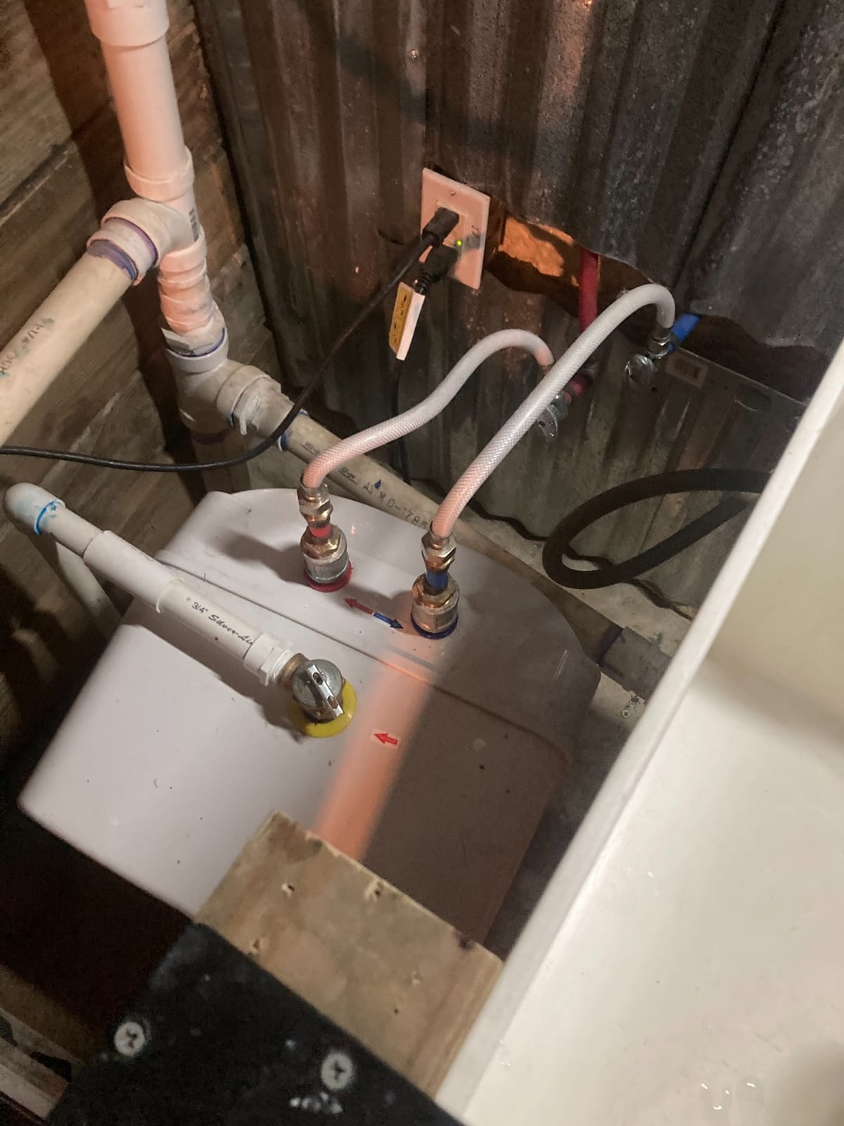 CAMPLUX Electric Mini-Tank Water Heater ME40 4.0 Gallons, Point of Use No Wait for Hot Water Under Kitchen Sink 120V 1440W, Wall or Floor Mounted, UL Listed customer photo 1
