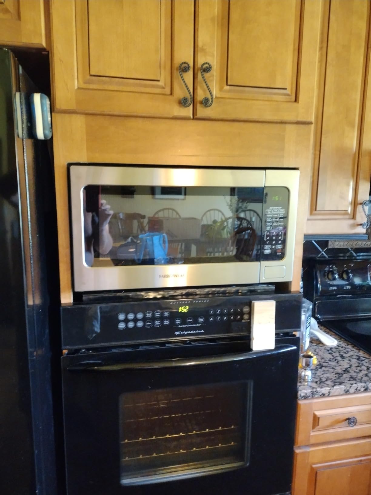 Farberware 1100W 2.2 cu ft Countertop Microwave Oven With Smart Sensor, LED Lighting, Child Lock - For Apartments and Dorms customer photo 2