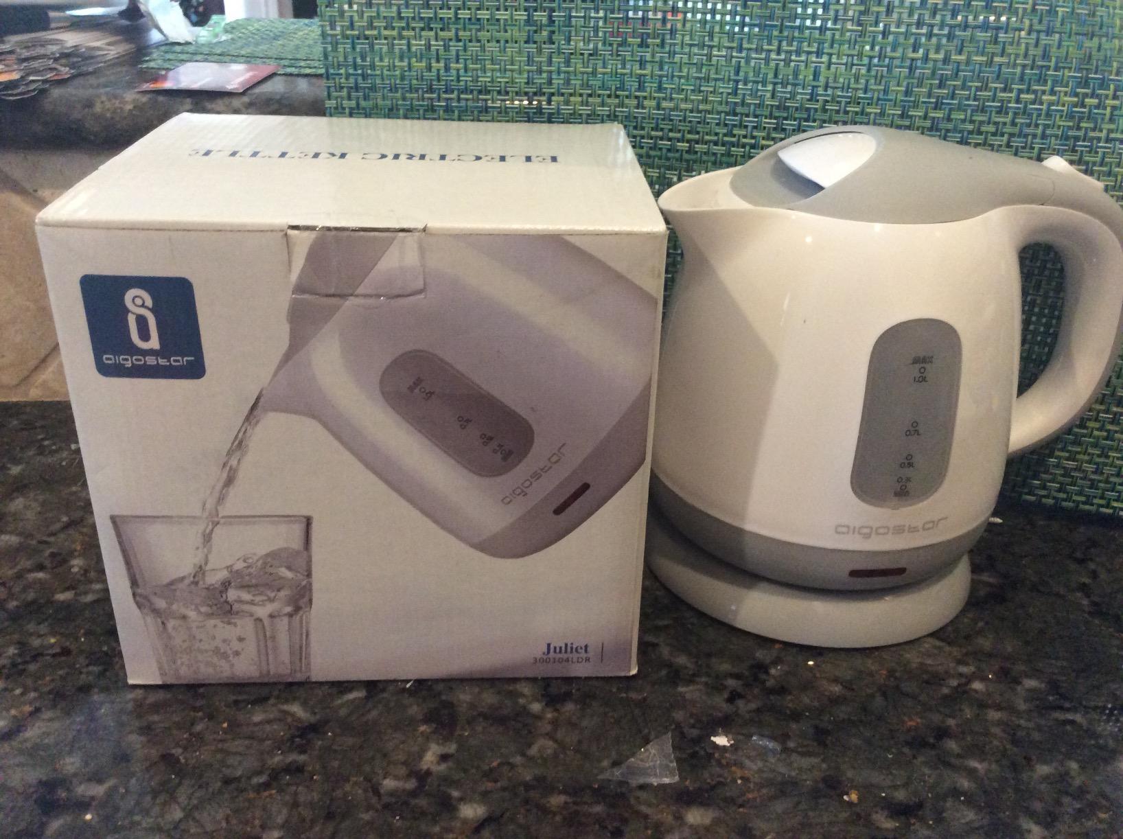 Aigostar Small Electric Kettle, 1L Portable, 1100W, Brown customer photo 2