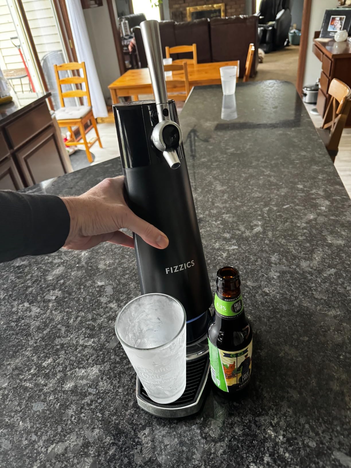 FIZZICS - DraftPour Beer Dispenser - Converts Any Can or Bottle Into a Nitro-Style Draft, Gift for Men and Beer Enthusiast, Beer Tap Draft Machine - Carbon customer photo 2