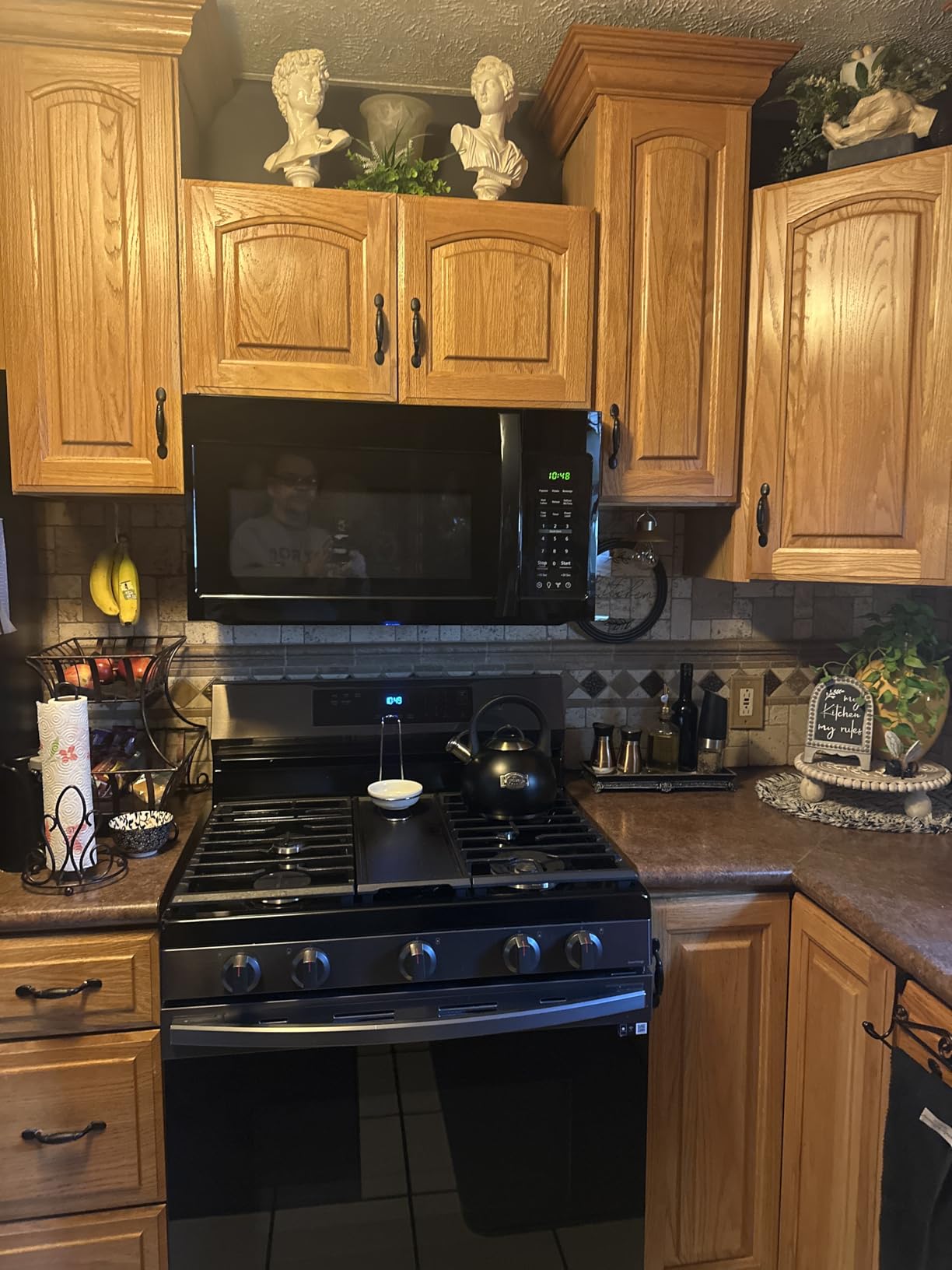 BLACK+DECKER Countertop Microwave Oven, 0.9 Cu.Ft, 900W, Stainless Steel customer photo 2