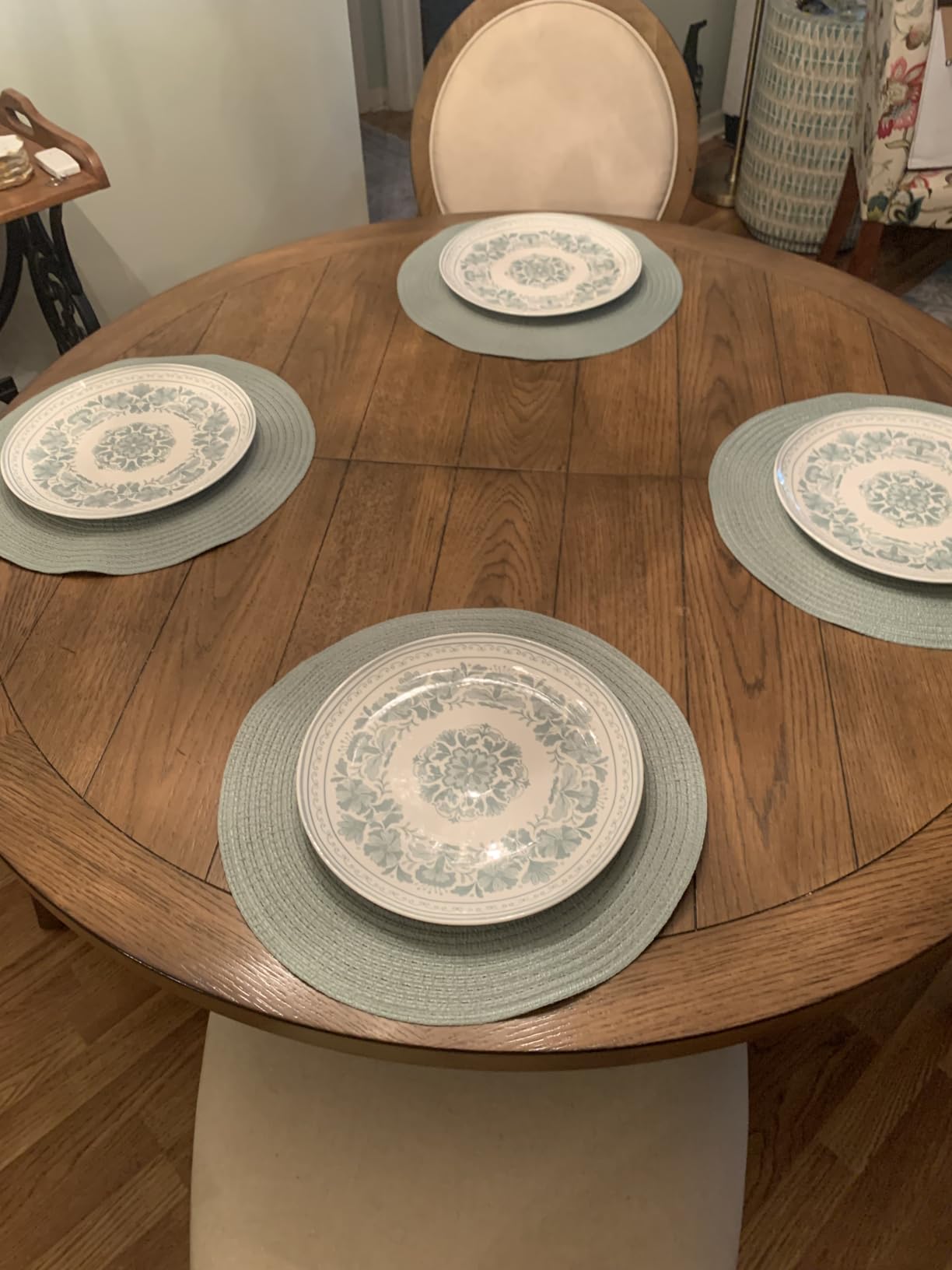 SHACOS Round Braided Placemats Set of 4 Washable Place Mats for Dining Tables 15 inch Non Slip Kitchen Table Mats (Beige, 4) customer photo 1