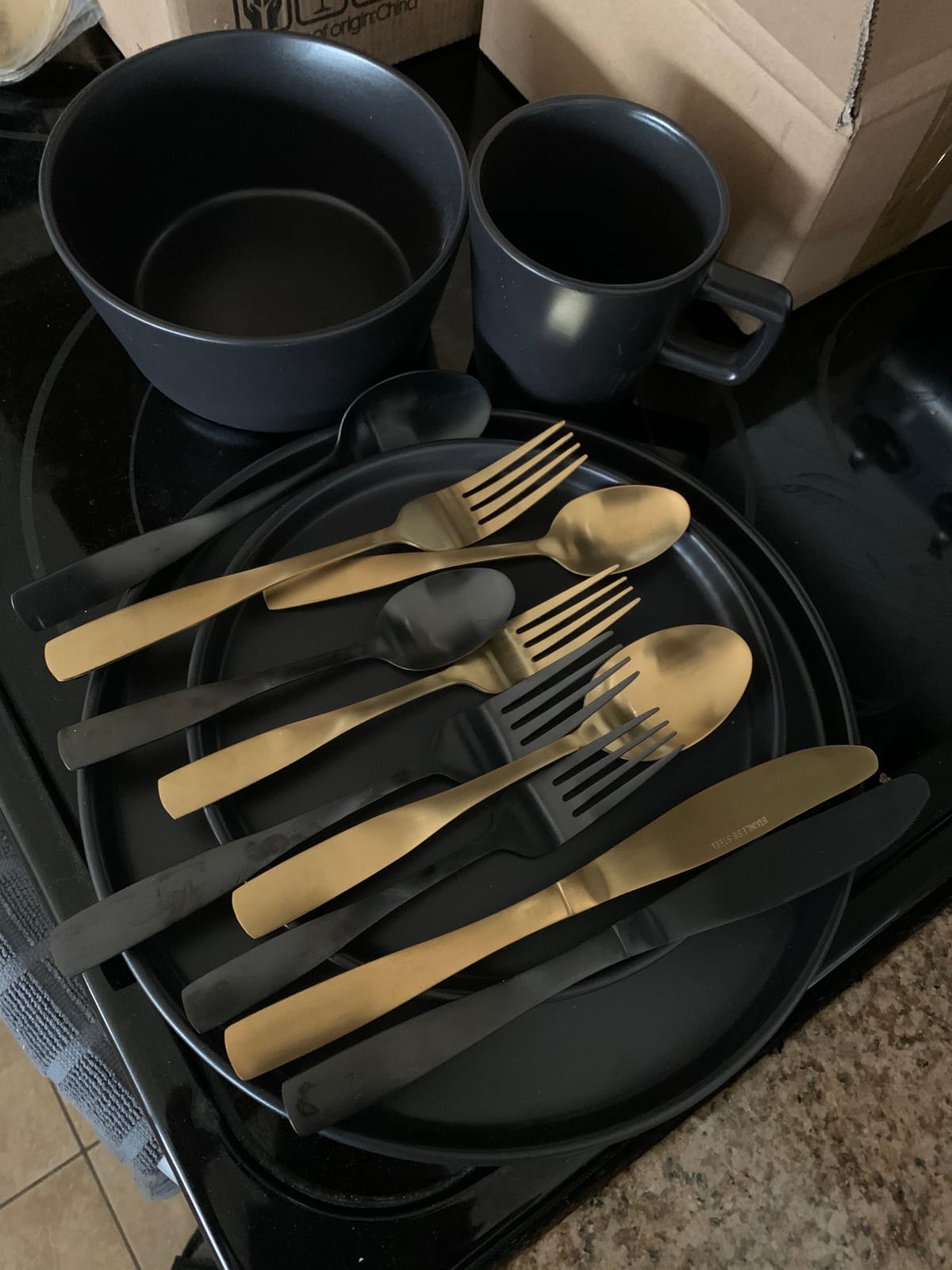 Matte Black Silverware Set, Satin Finish 20-Piece Stainless Steel Flatware set, Tableware Cutlery Set Service for 4, Utensils for Kitchens, Dishwasher Safe customer photo 1