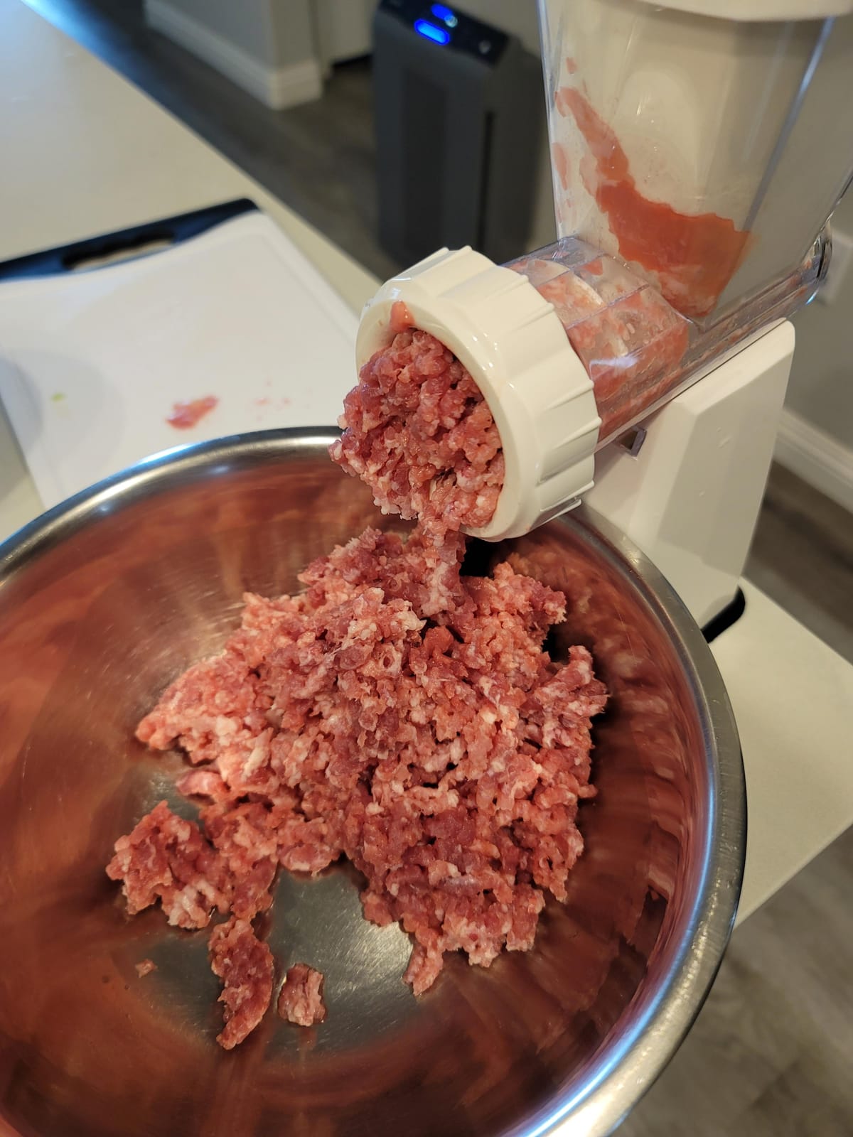 LHS Manual Meat Grinder with Stainless Steel Blades Heavy Duty Powerful Suction Base for Home Use Fast and Effortless for All Meats-White customer photo 2