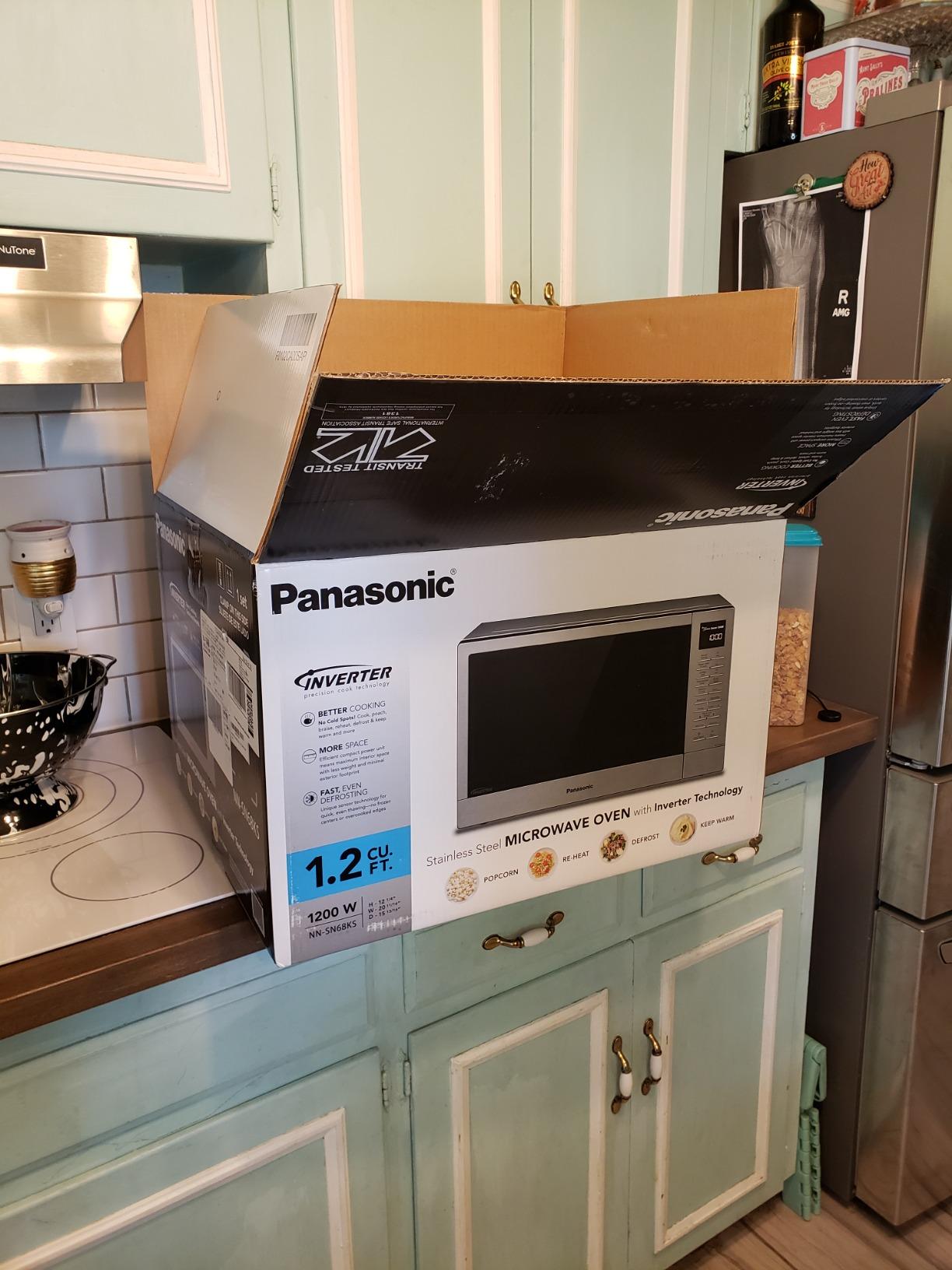 Panasonic NN-SN68KS Compact Microwave Oven with 1200W Power, Sensor Cooking, Popcorn Button, Quick 30Sec & Turbo Defrost, 1.2 cu.ft, Stainless Steel customer photo 1