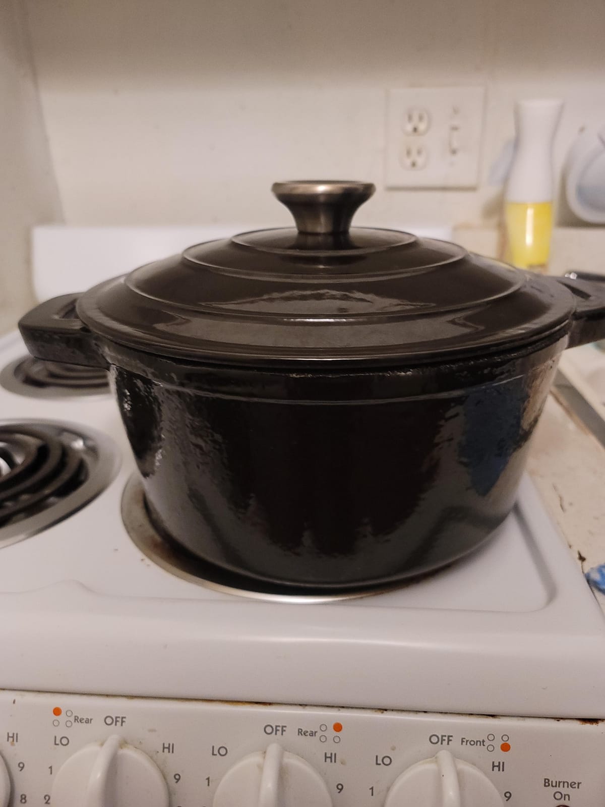 Puricon 5.5 Quart Enameled Cast Iron Dutch Oven with Lid, 5.5 QT Deep Round Dutch Oven Pot with Dual Handles -Red customer photo 1