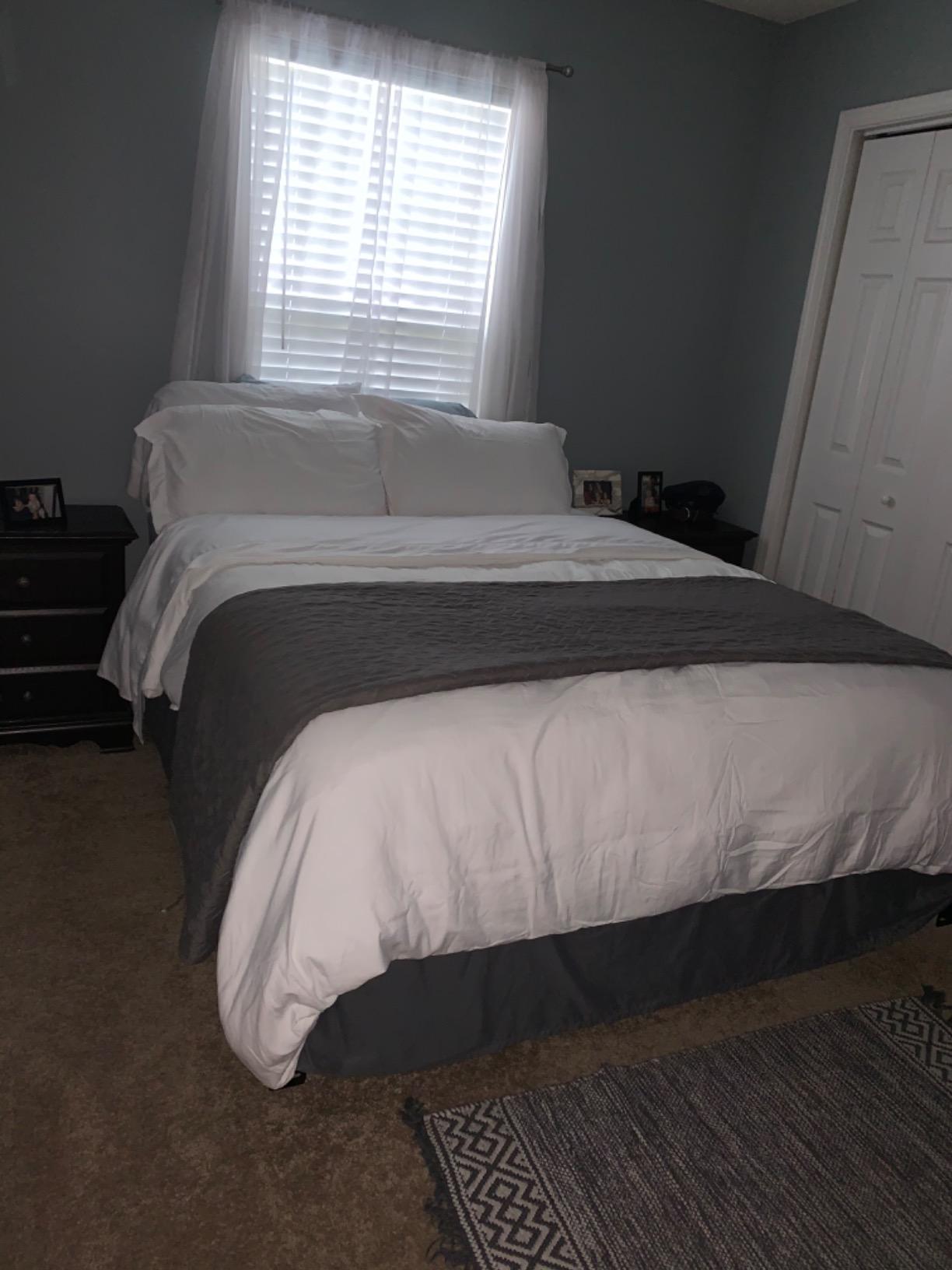 Cozynight Soft King Size Comforter Duvet Insert-Lightweight Down Alternative Comforter with Corner Tabs- Breathable & Machine Washable Diamond Stitching(King,106”X92” ) customer photo 1