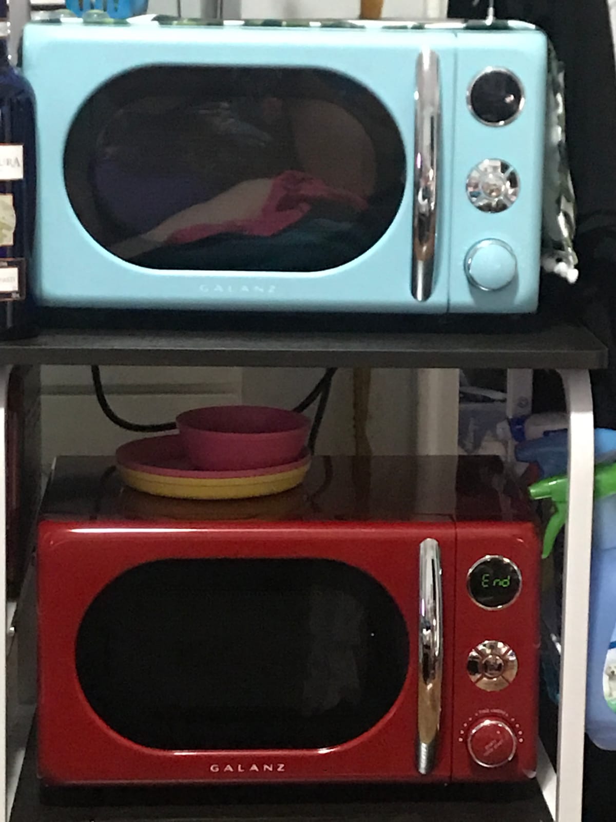 Galanz GLCMKA07RDR-07 Microwave Oven, LED Lighting, Pull Handle Design, Child Lock,Retro Red, 0.7 Cu.Ft customer photo 2