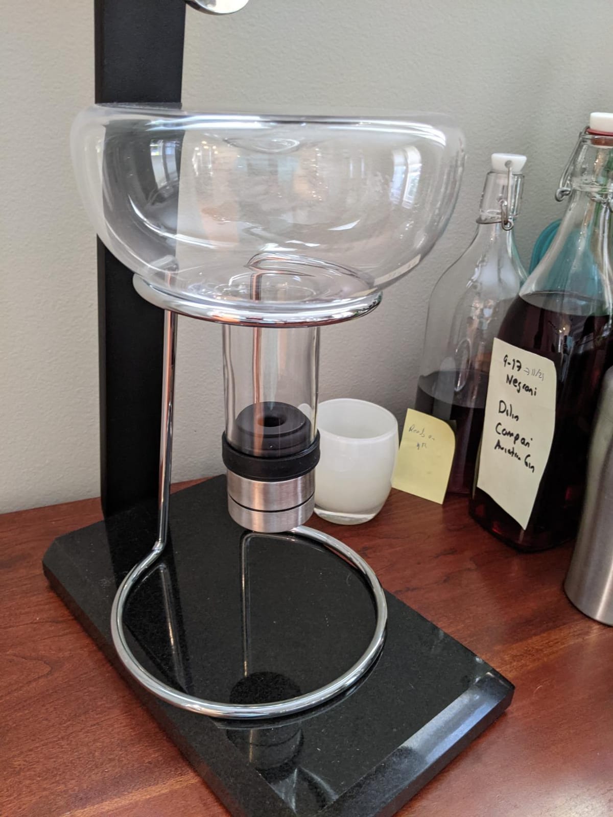 YouYah Wine Decanter Set,Red Wine Carafe with Drying Stand,Cleaning Beads and Aerator Lid,Crystal Glass,Wine Aerator,100% Hand-blown,Wine Gifts for Men (1300ML) customer photo 1