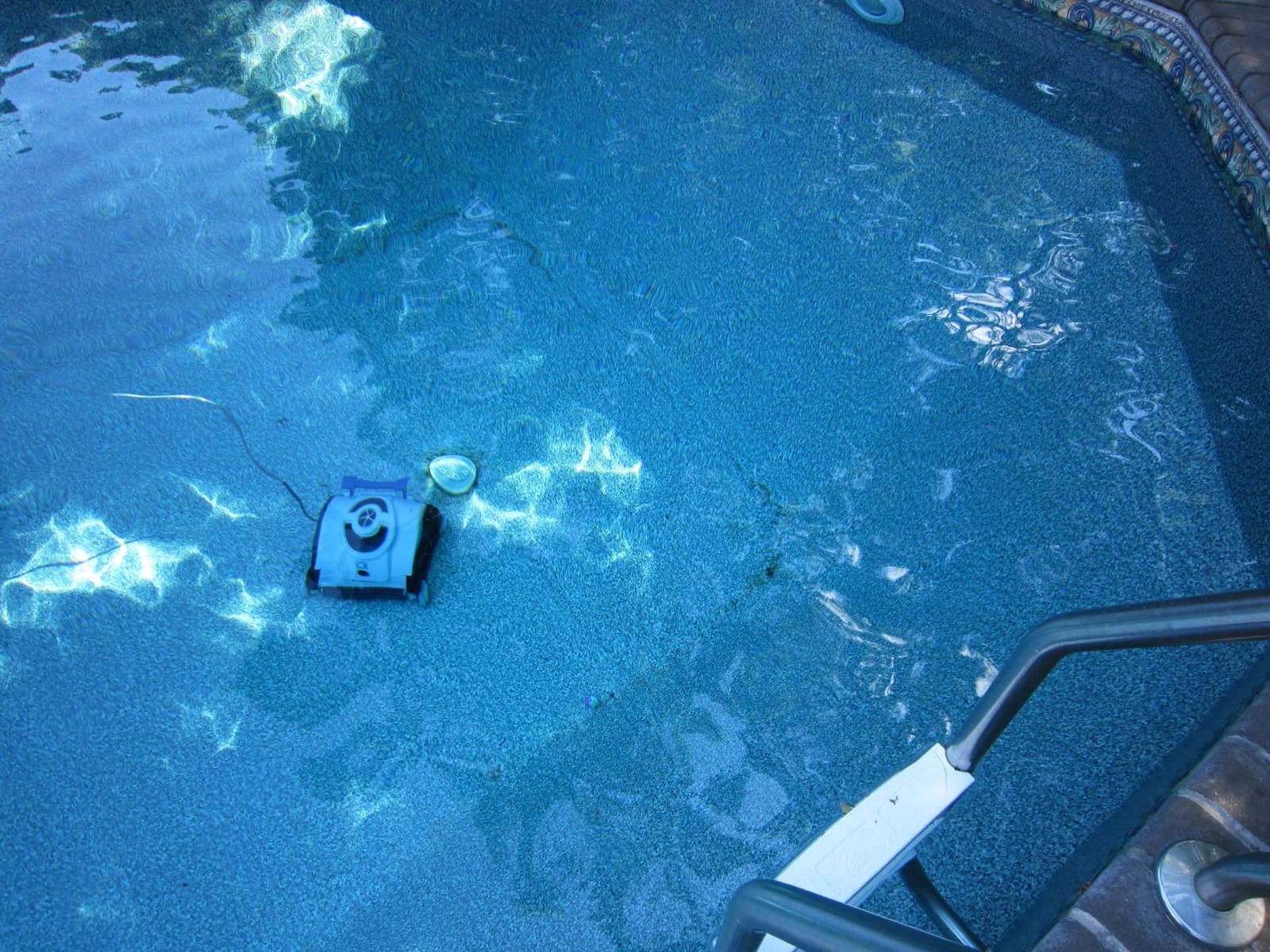 Hayward SharkVac Automatic Robotic Pool Vacuum Cleaner for Inground Pools customer photo 2