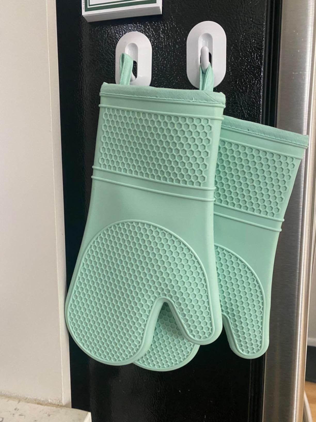 GORILLA GRIP Silicone Oven Mitts, 550F Heat Resistant, 12.5x8.3, Black customer photo 2