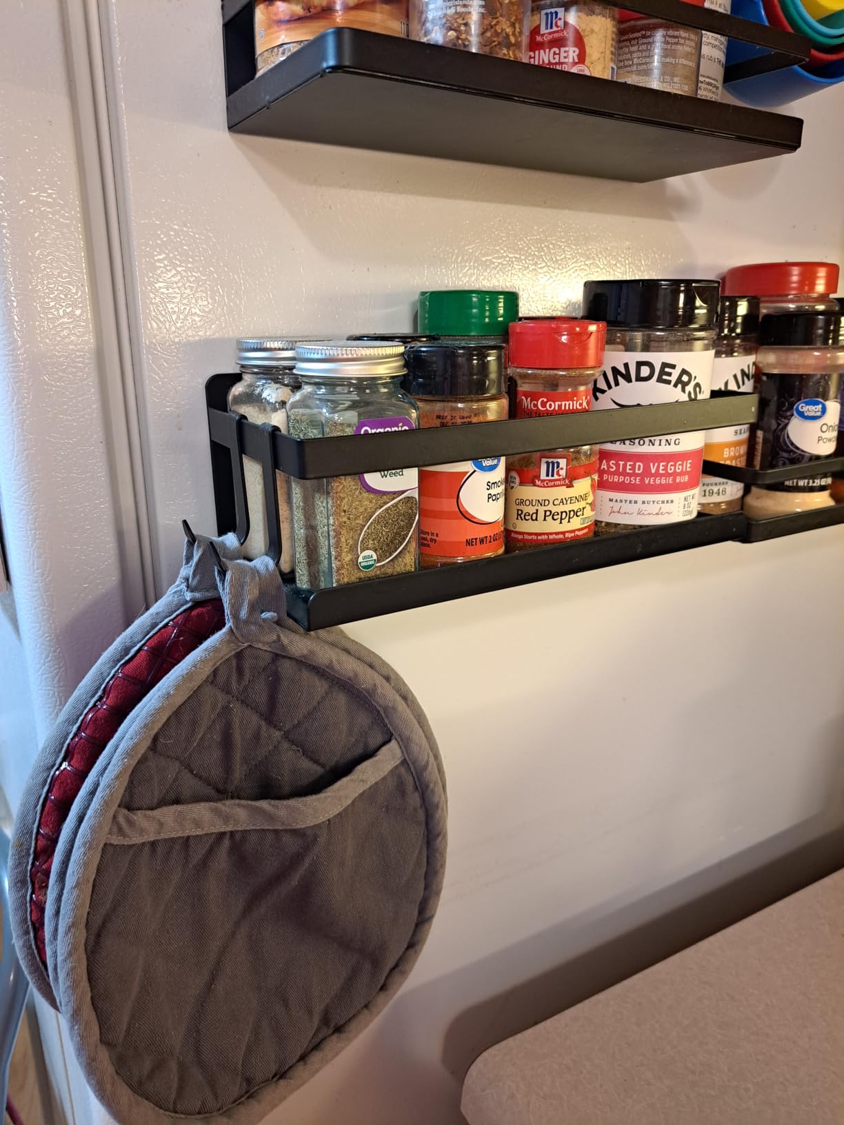 Magnetic Spice Rack Organizer Single Tier Refrigerator Spice Storage Shelf, Easy to Install The Side of The Refrigerator Can Hold spices, Jar of Olive Oil (White, 2 PACK) customer photo 1