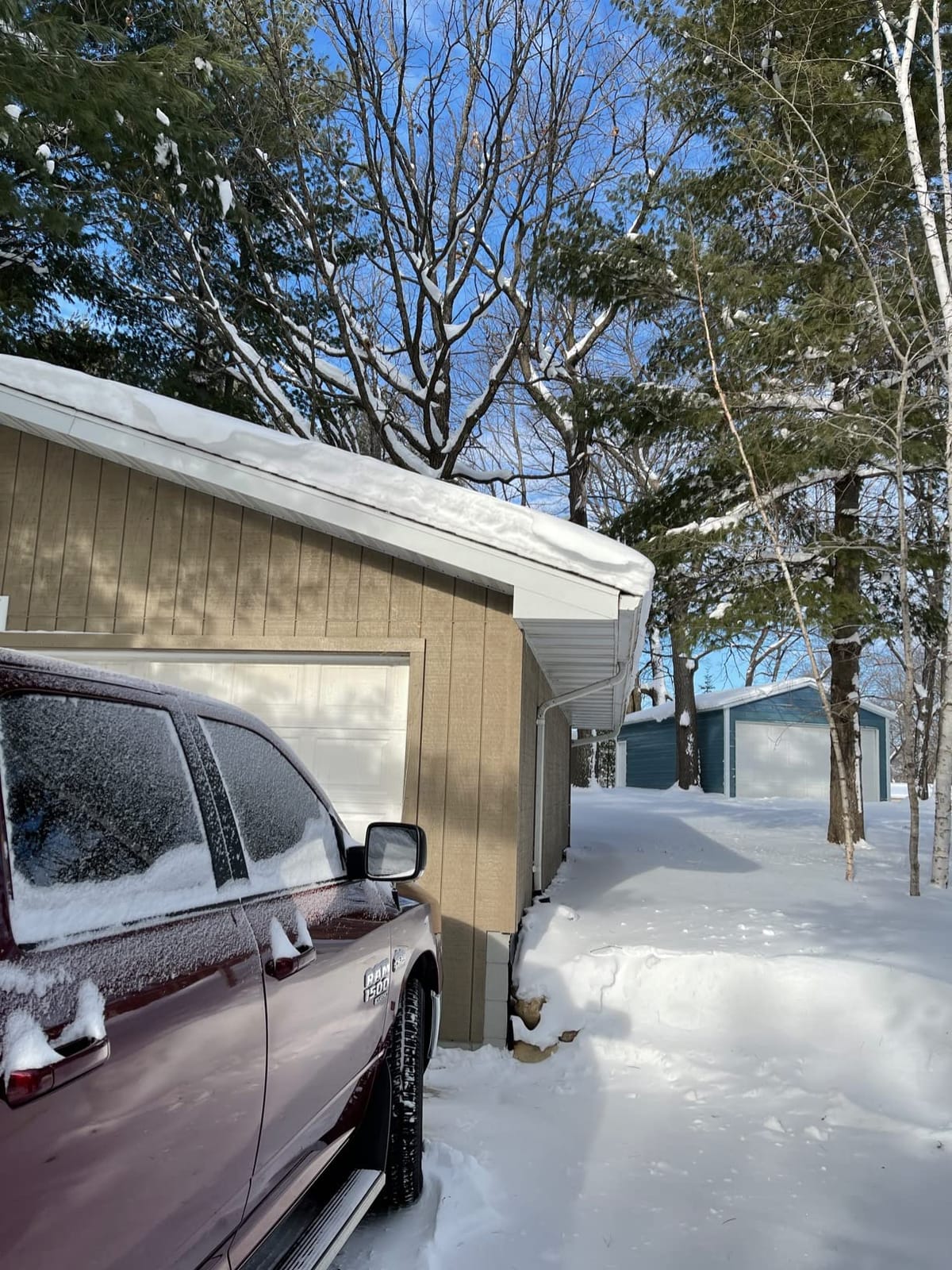 SNOWPEELER ROOF RAKE! Easy-To-Use Rooftop Snow Removal Tool with 20-FT Handle, 9-FT Snow Slide and 18-IN Cutting Blade. Aluminum and Stainless-Steel Construction. Less Time and Effort than Snow Rakes! customer photo 1