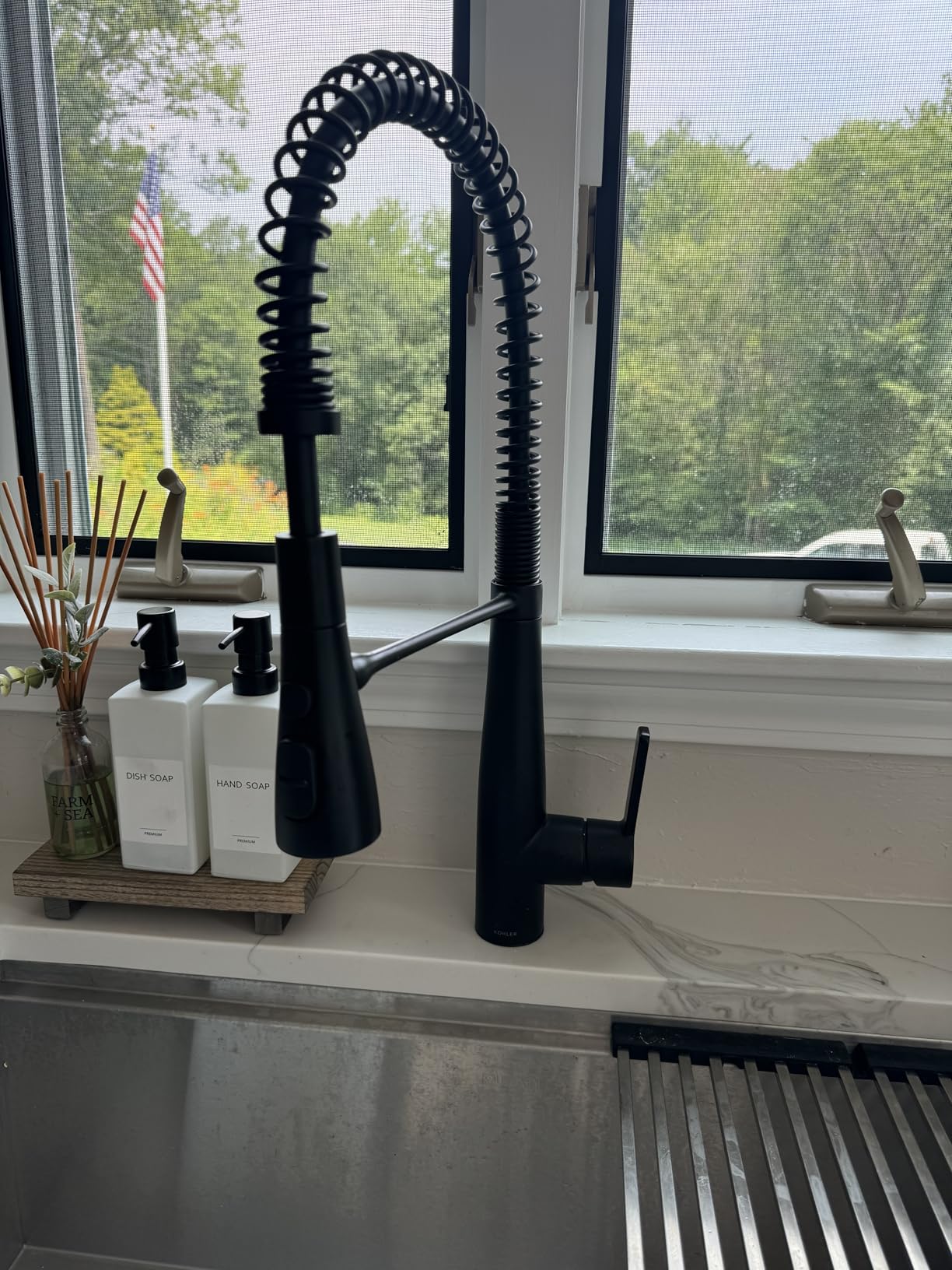 KOHLER K-R22745-SD-VS Semi-Professional Kitchen Sink Faucets with Soap Dispenser, Commercial Kitchen Faucets with Pull Down Sprayer, Vibrant Stainless customer photo 2
