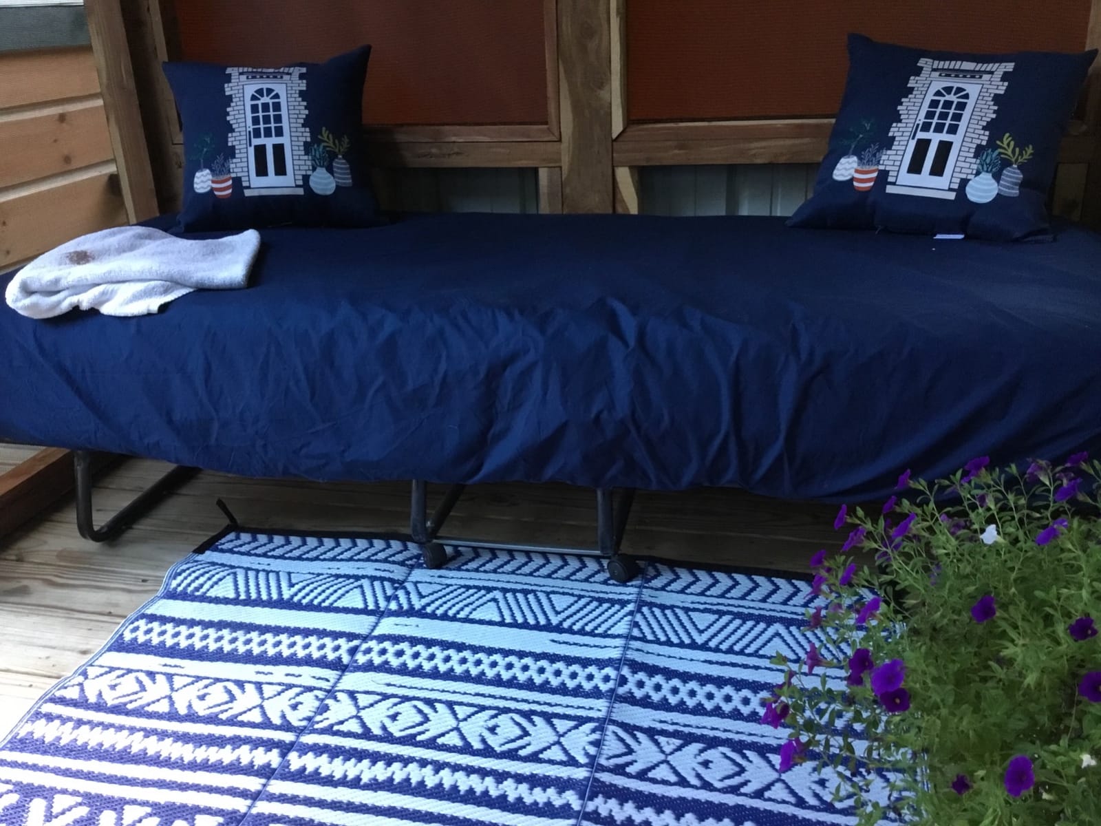 Modway Jenna 8” Innerspring and Memory Foam Narrow Twin Mattress With Individually Encased Coils White customer photo 1