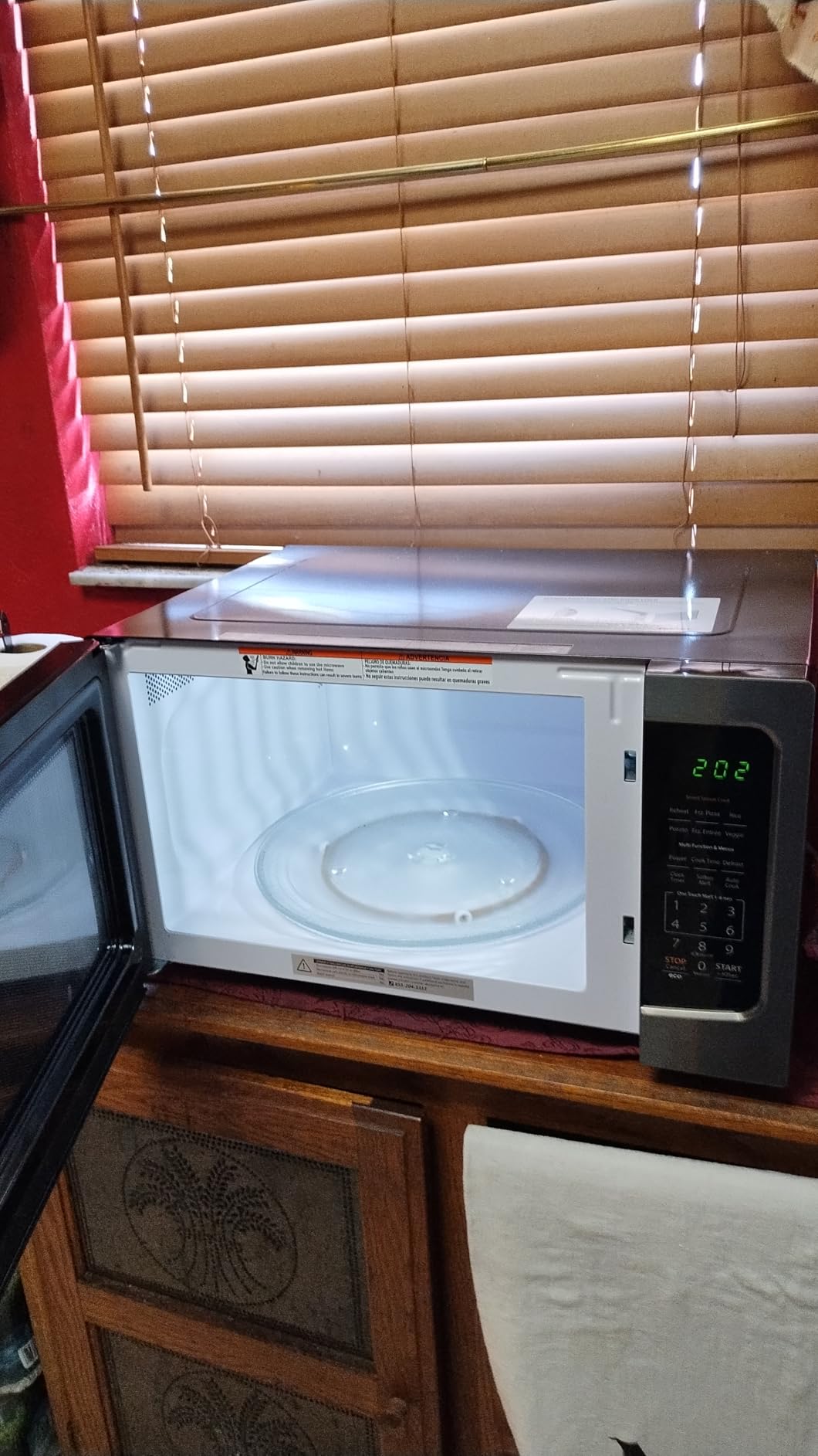 TOSHIBA Microwave Oven with Smart Sensor, 1.6 Cu.Ft, 1200W customer photo 2