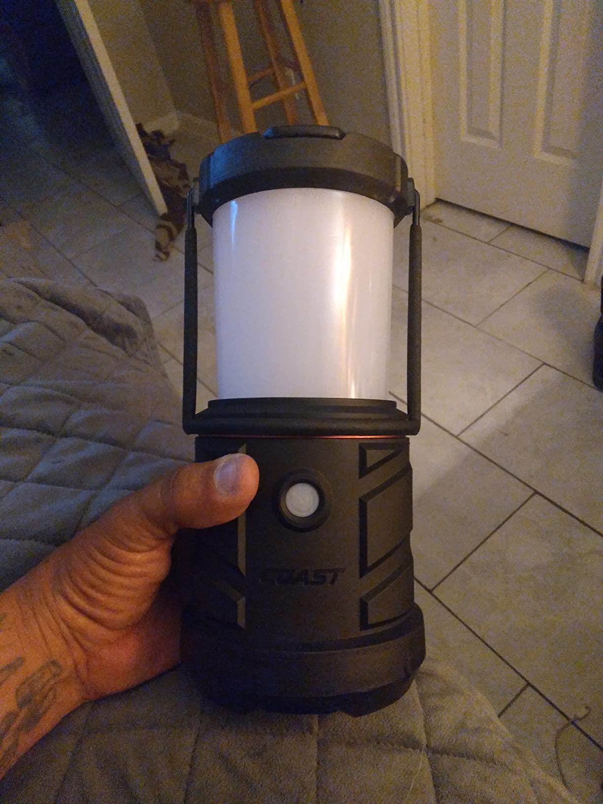 COAST EAL22 1250 Lumen Dual Color LED Emergency Light, Storm Proof, Power Bank, Durable for Outdoor & Survival - Compatible with 3 x D Batteries or ZX1010 Rechargeable Battery, Black customer photo 1