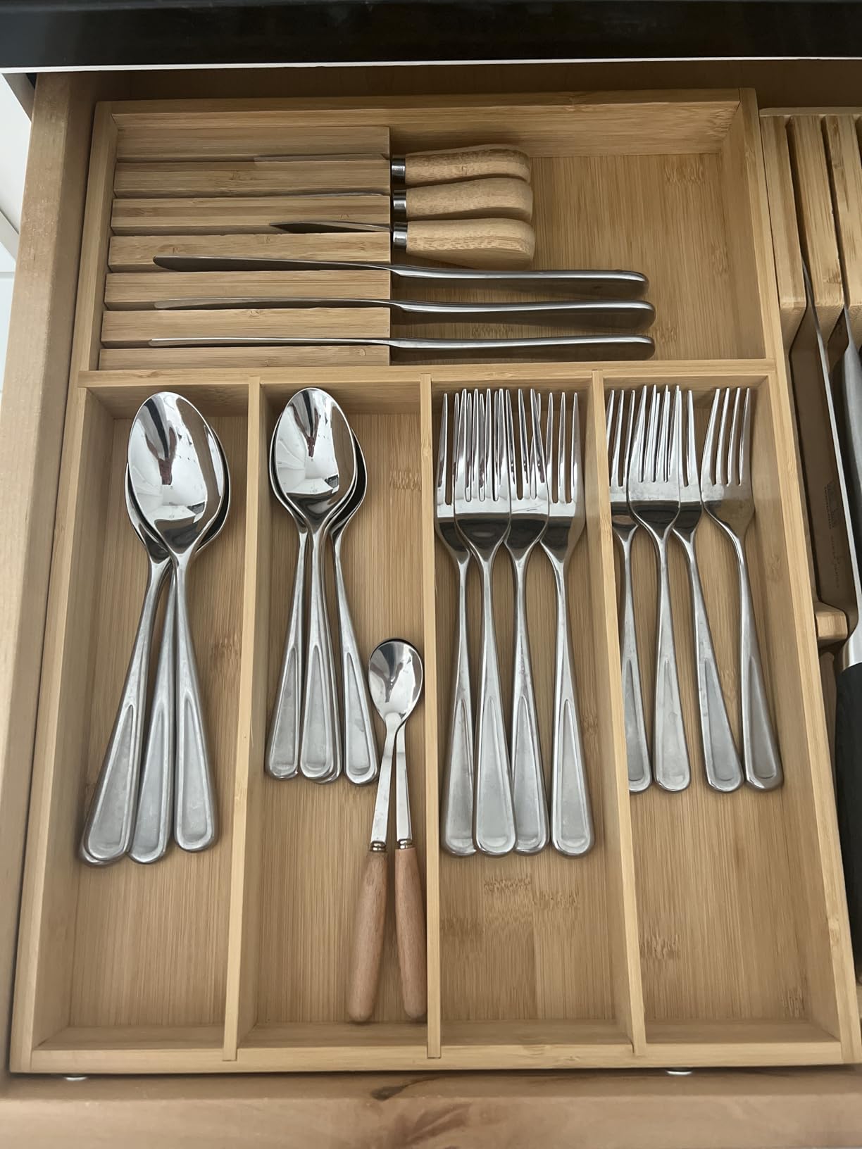 VaeFae Bamboo Silverware Drawer Organizer, 7 Slots, Natural customer photo 1