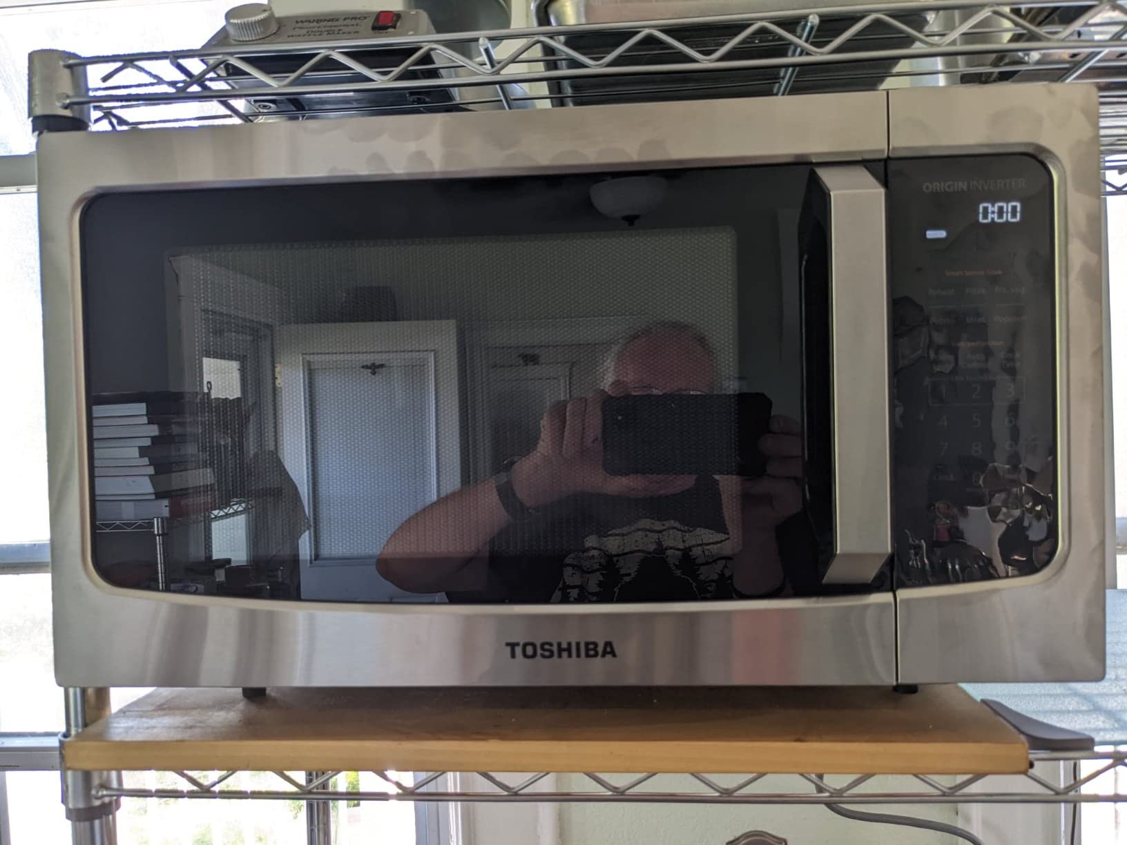 TOSHIBA ML-EM45PIT(SS) Countertop Microwave Oven with Inverter Technology, Kitchen Essentials, Smart Sensor, Auto Defrost, 1.6 Cu.ft, 13.6