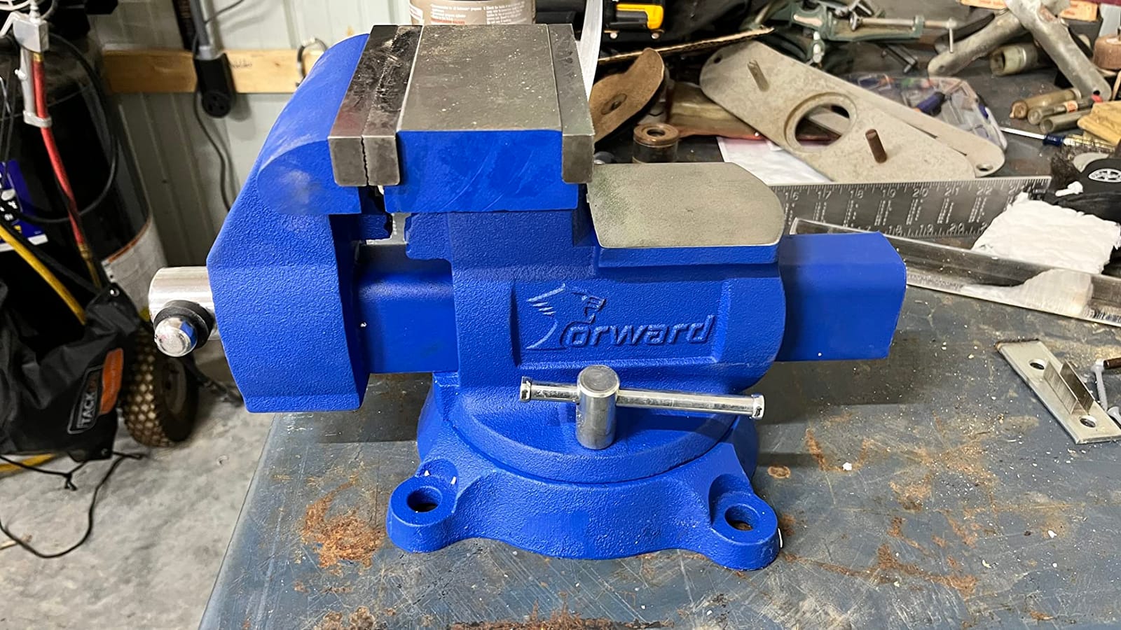 Forward CR50A 5.5 Inch Bench Vise Heavy Duty with Anvil and 210°Swivel Base customer photo 1