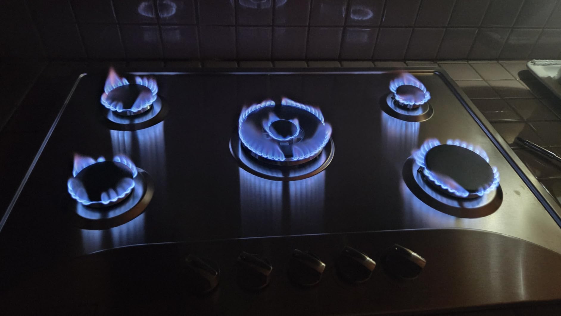 Empava 30-Inch Gas Cooktop, 5 Italian SABAF Burners, Stainless Steel customer photo 2