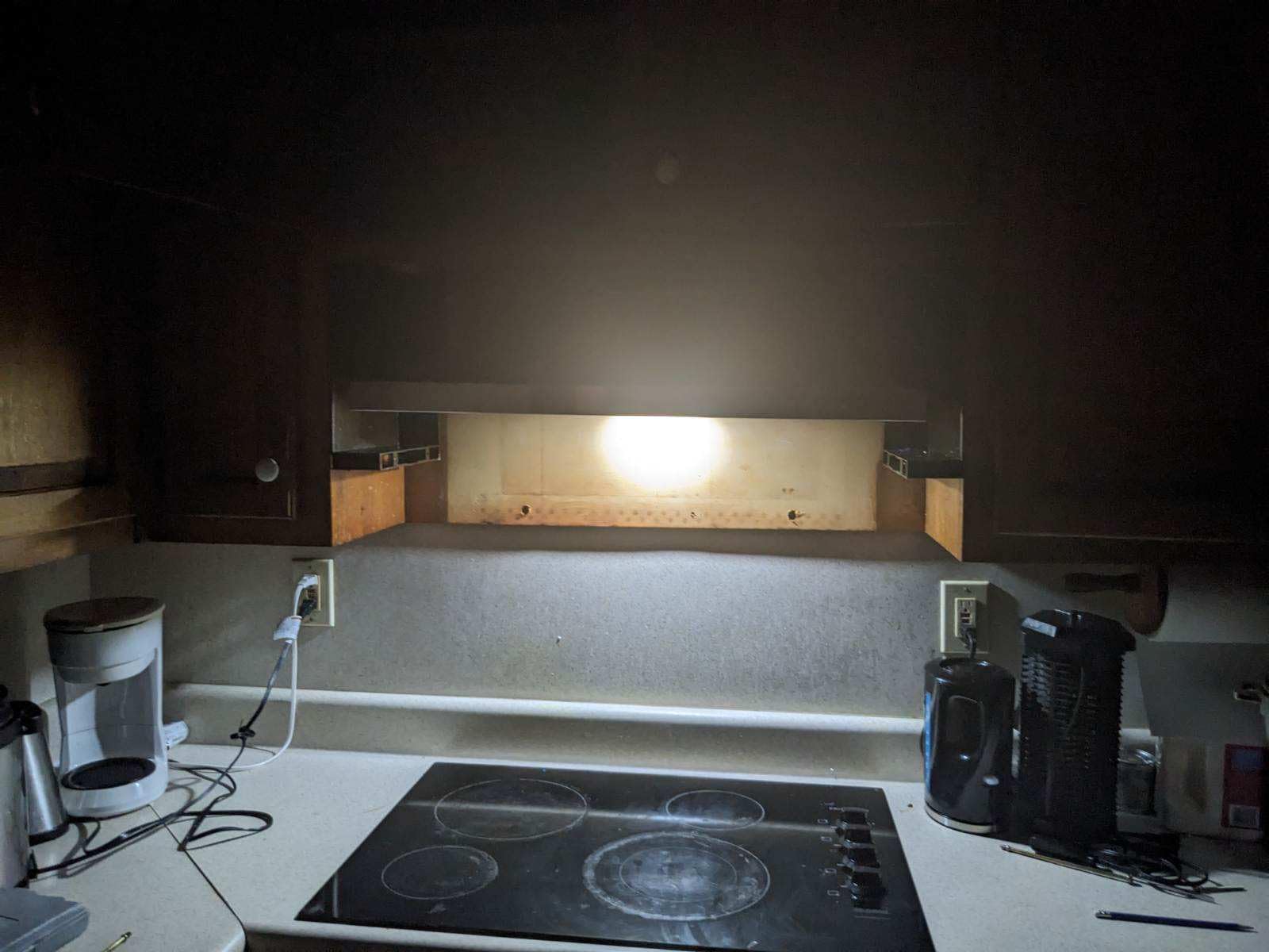 Tieasy Wall Mount Range Hood 30 inch with Ducted/Ductless Convertible Duct, Stainless Steel Chimney-Style Over Stove Vent Hood with LED Light, 3 Speed Exhaust Fan, 450 CFM customer photo 1