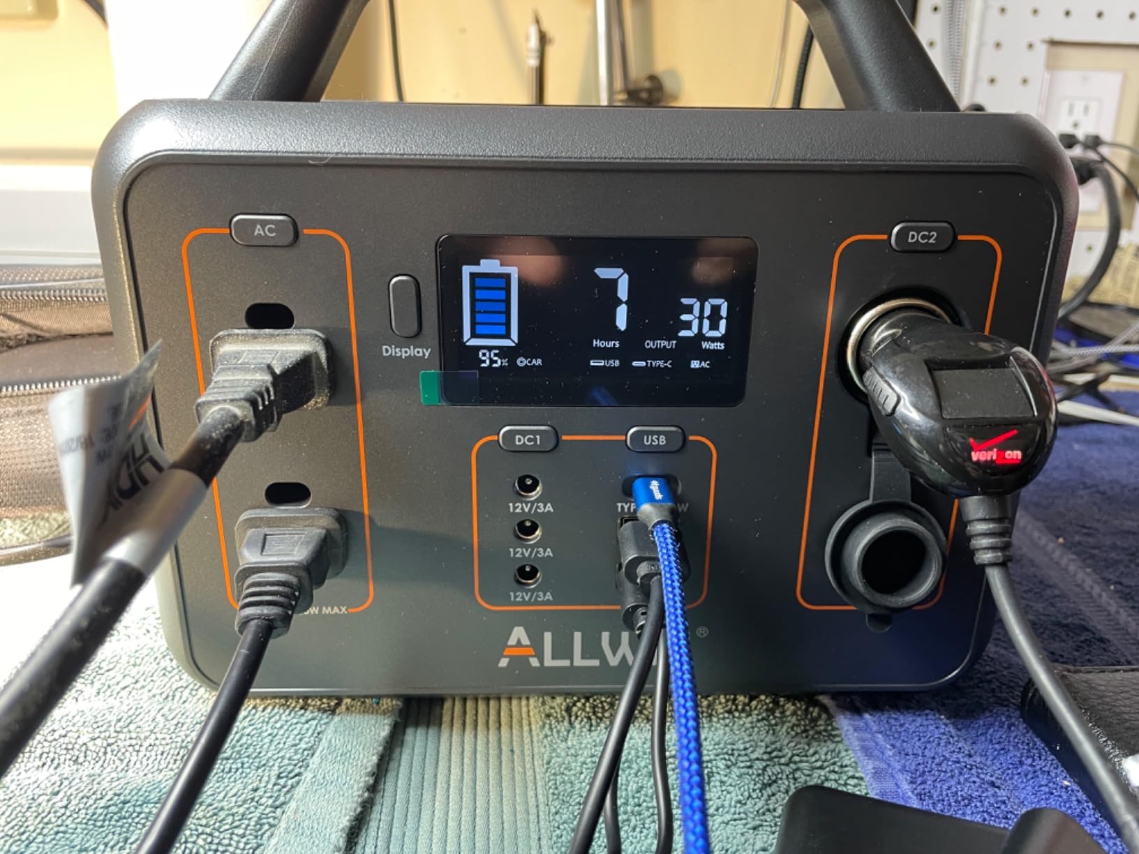 ALLWEI Portable Power Station 300W, 256Wh Solar Generator LiFePO4 Battery customer photo 2