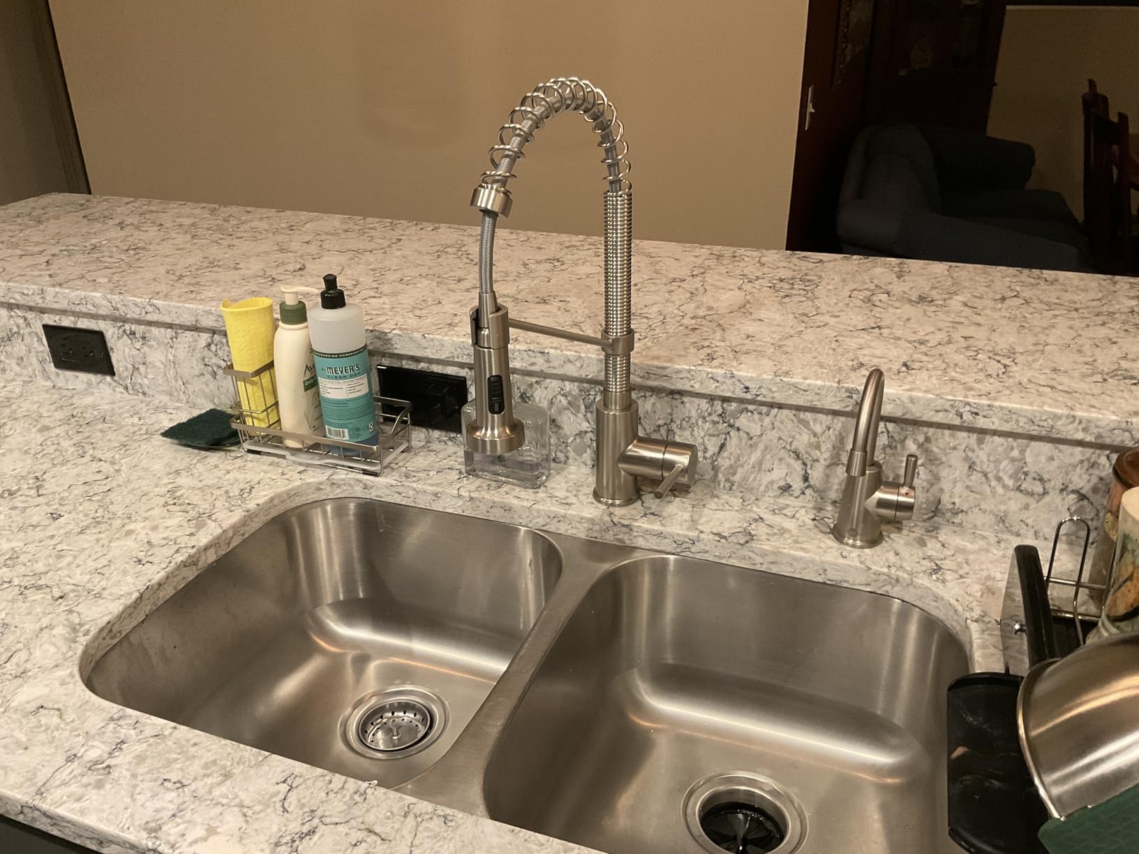 KRAUS Britt 2nd Gen Commercial Style Pull-Down Single Handle Kitchen Faucet in Spot Free Stainless Steel, KPF-1691SFS customer photo 2
